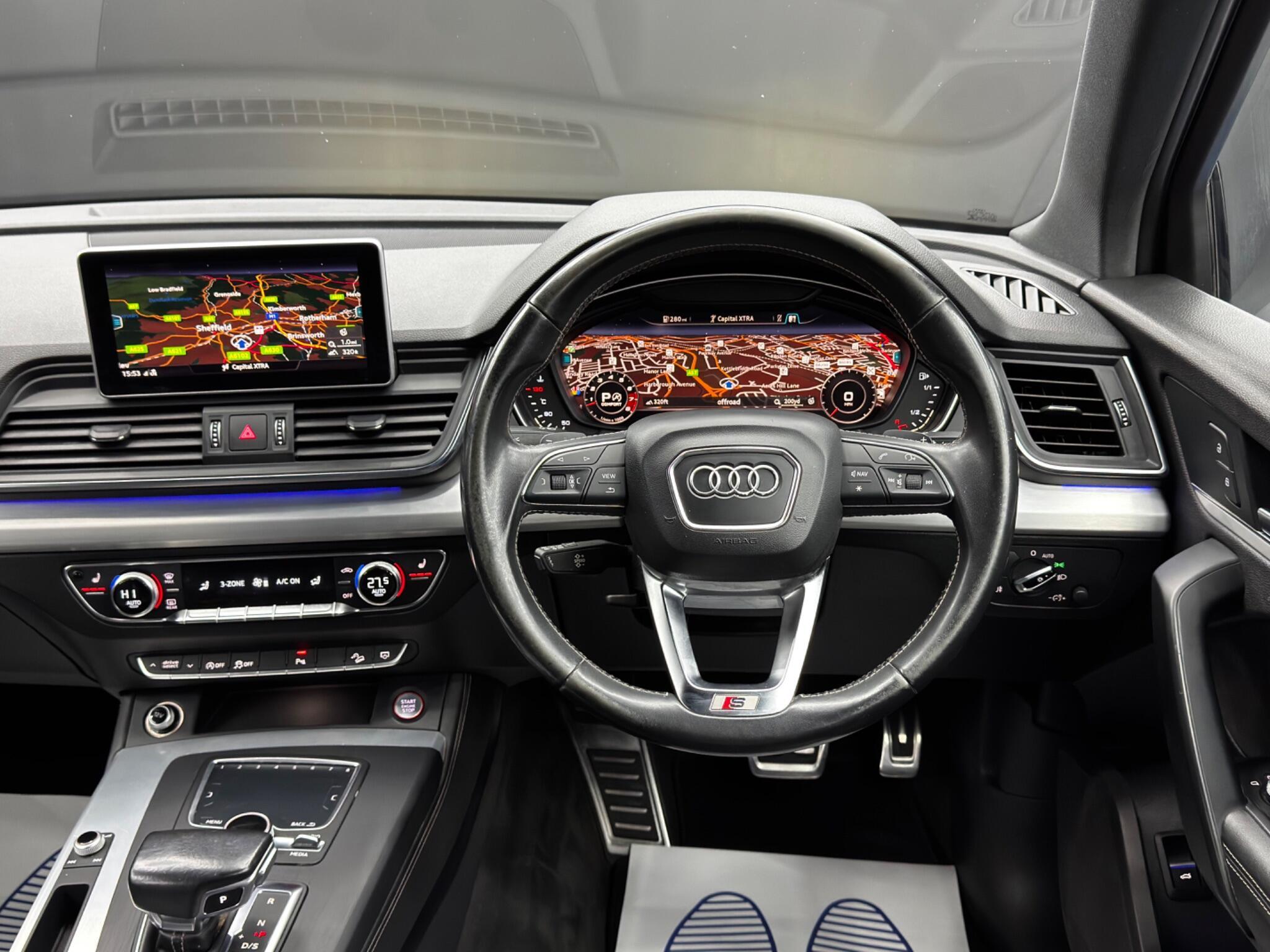Audi SQ5 - Image 18
