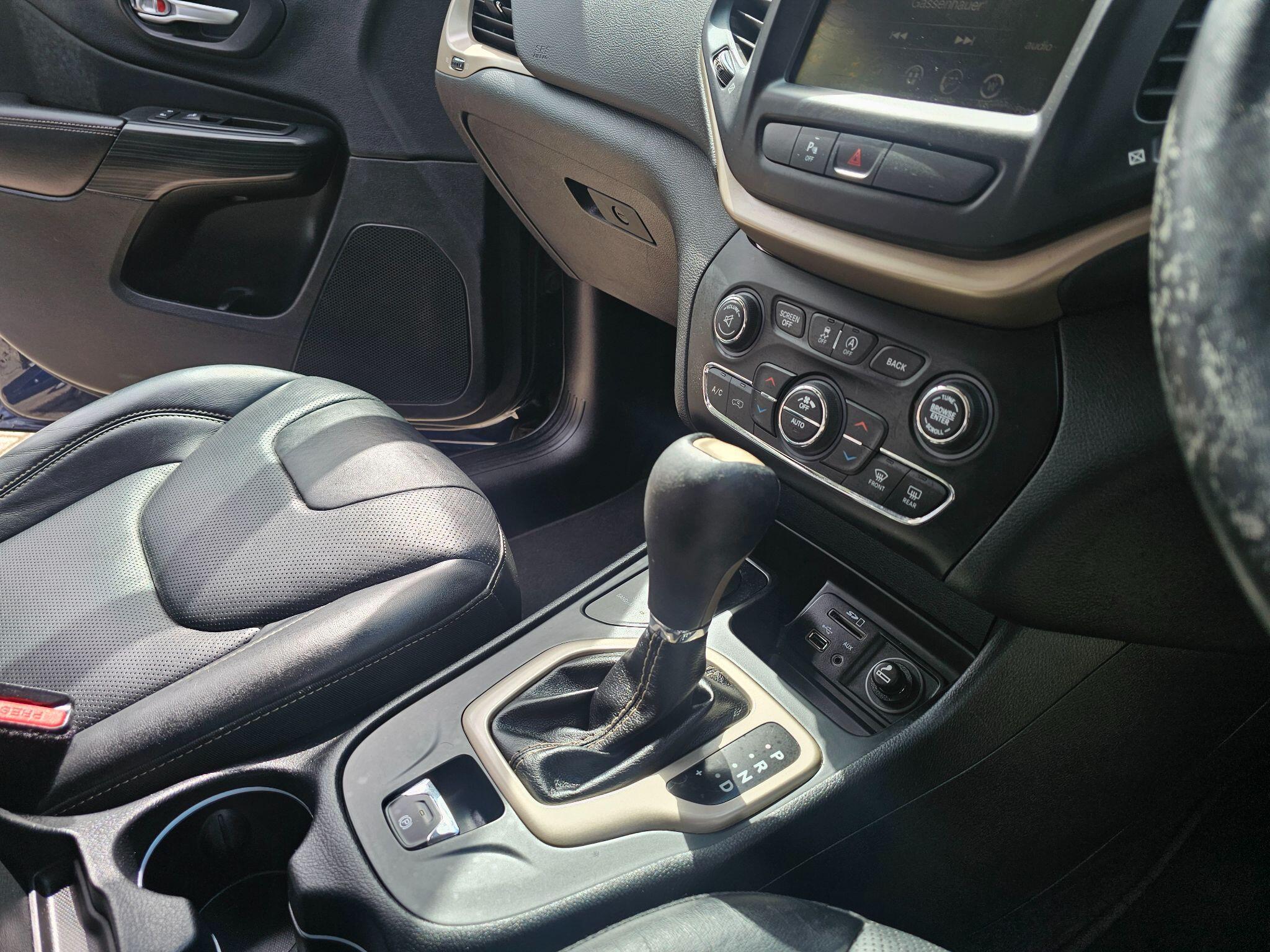 Jeep Cherokee - Image 20