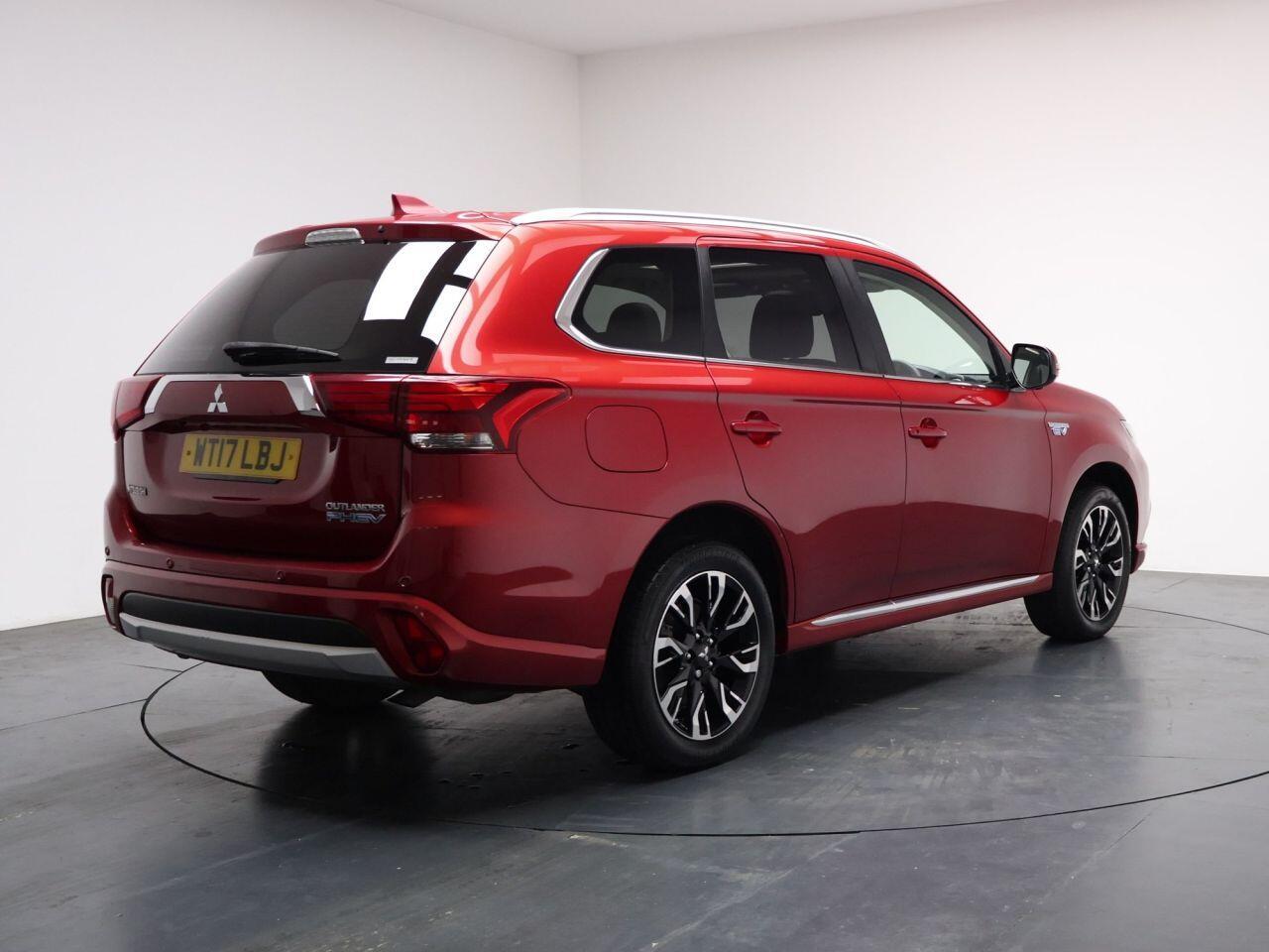 Mitsubishi Outlander - Image 12