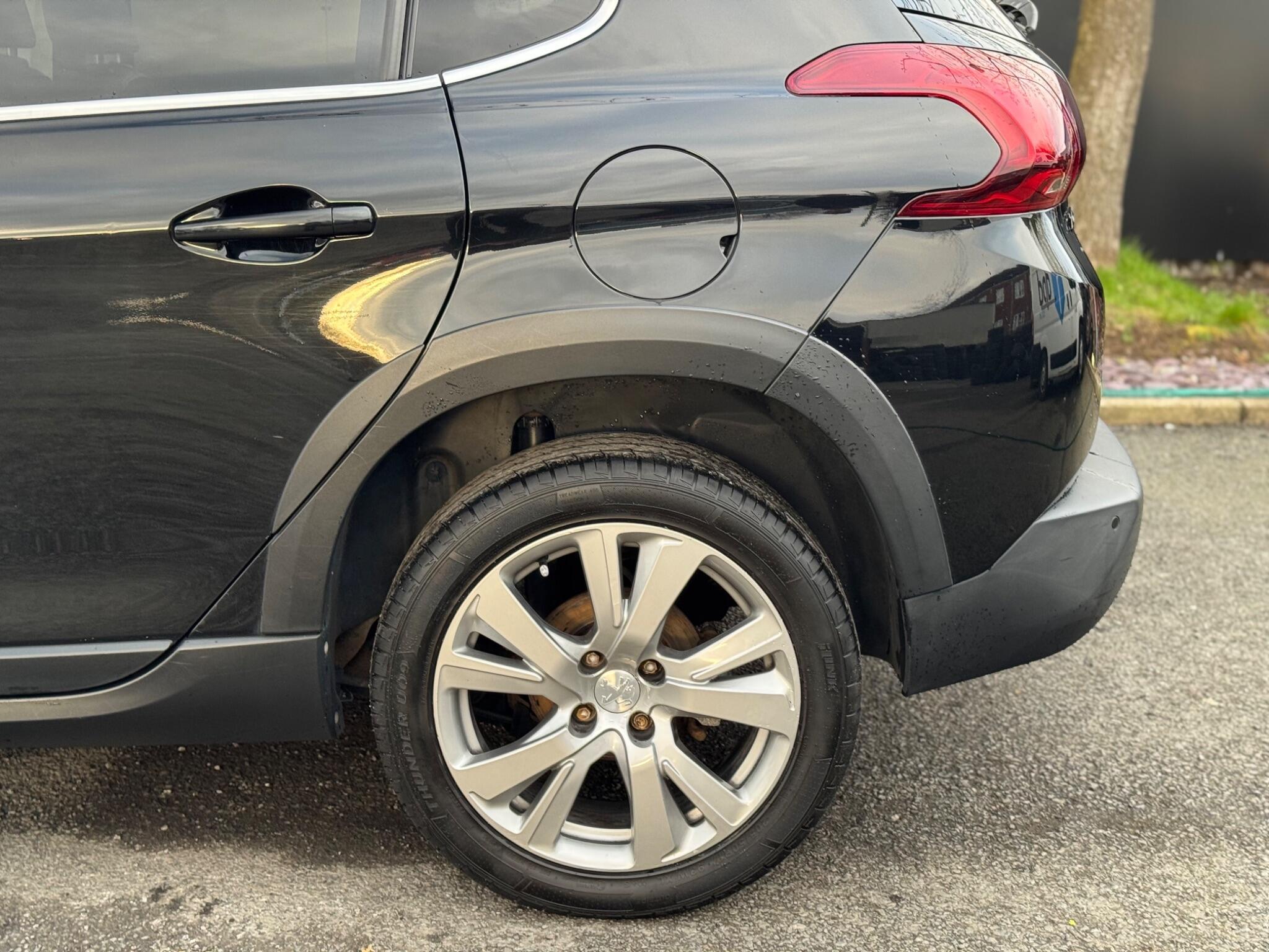 Peugeot 2008 - Image 11