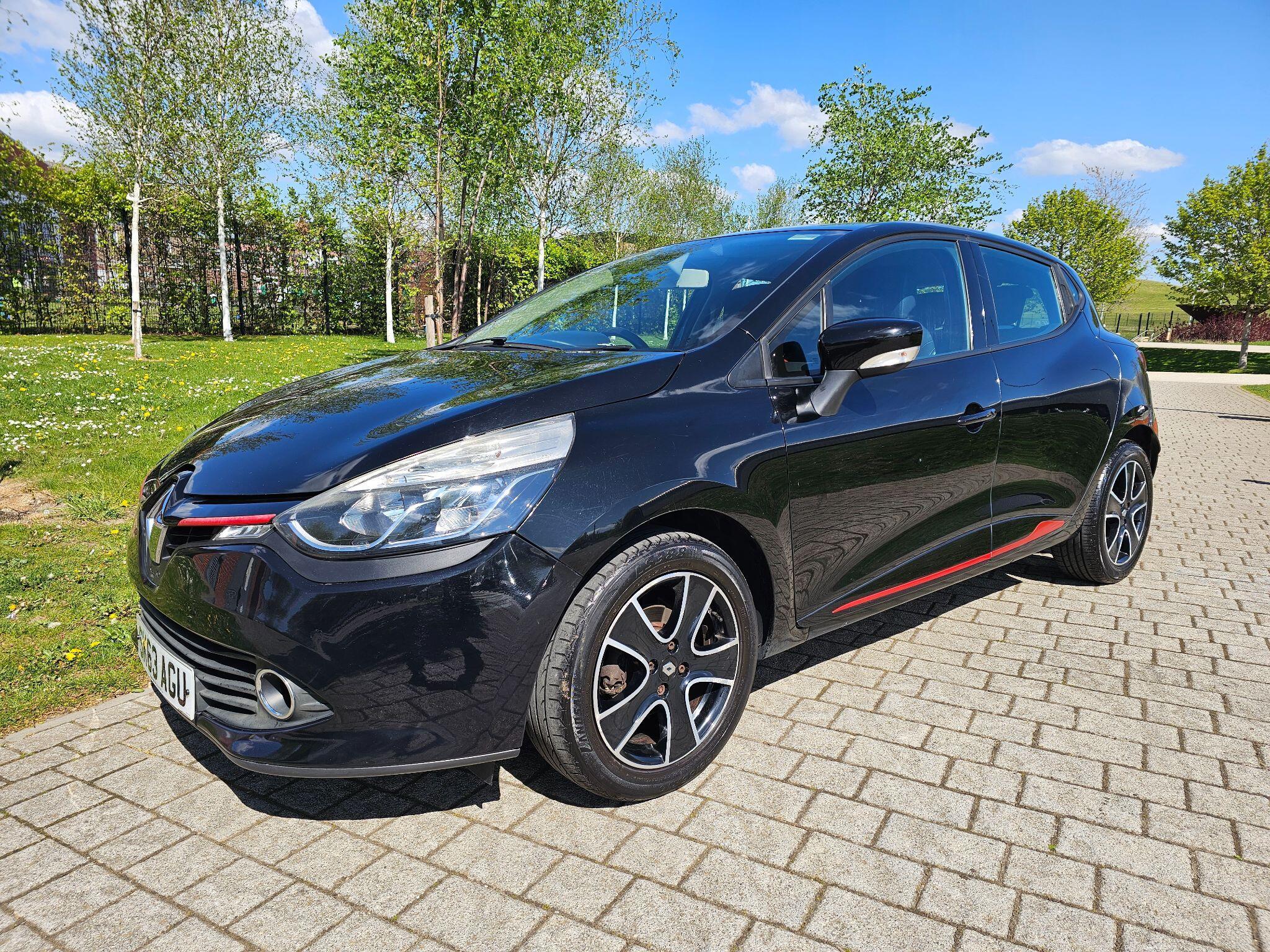Renault Clio - Image 19