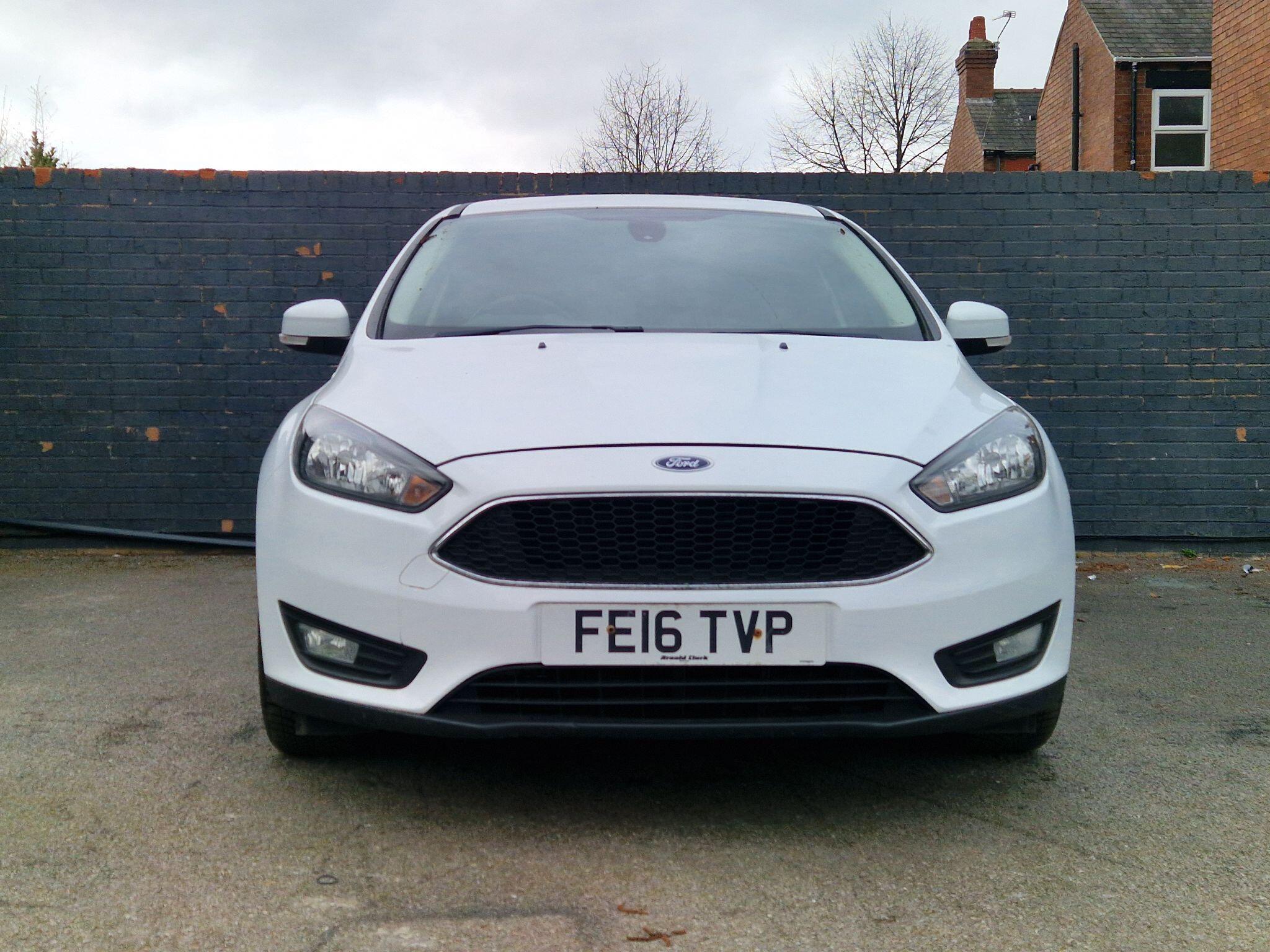 Ford Focus - Image 17
