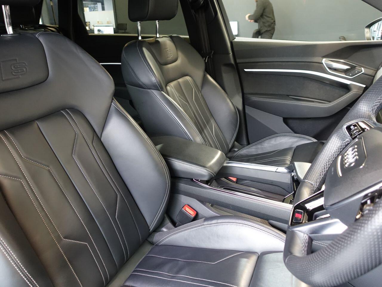 Audi E-Tron - Image 13