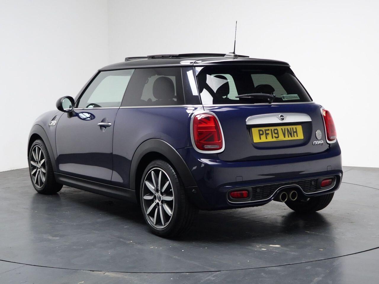 MINI Hatch - Image 9