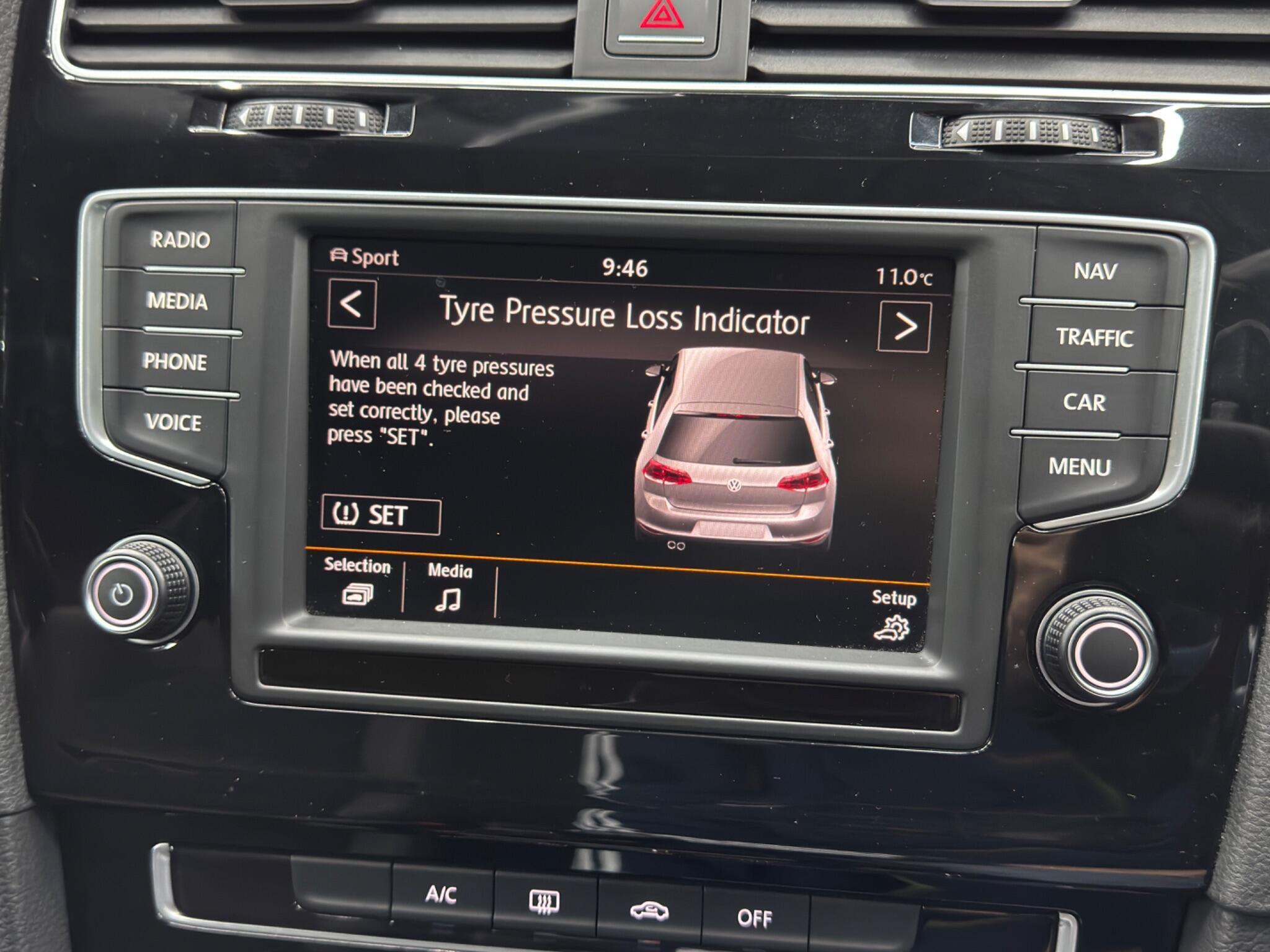 Volkswagen Golf - Image 33