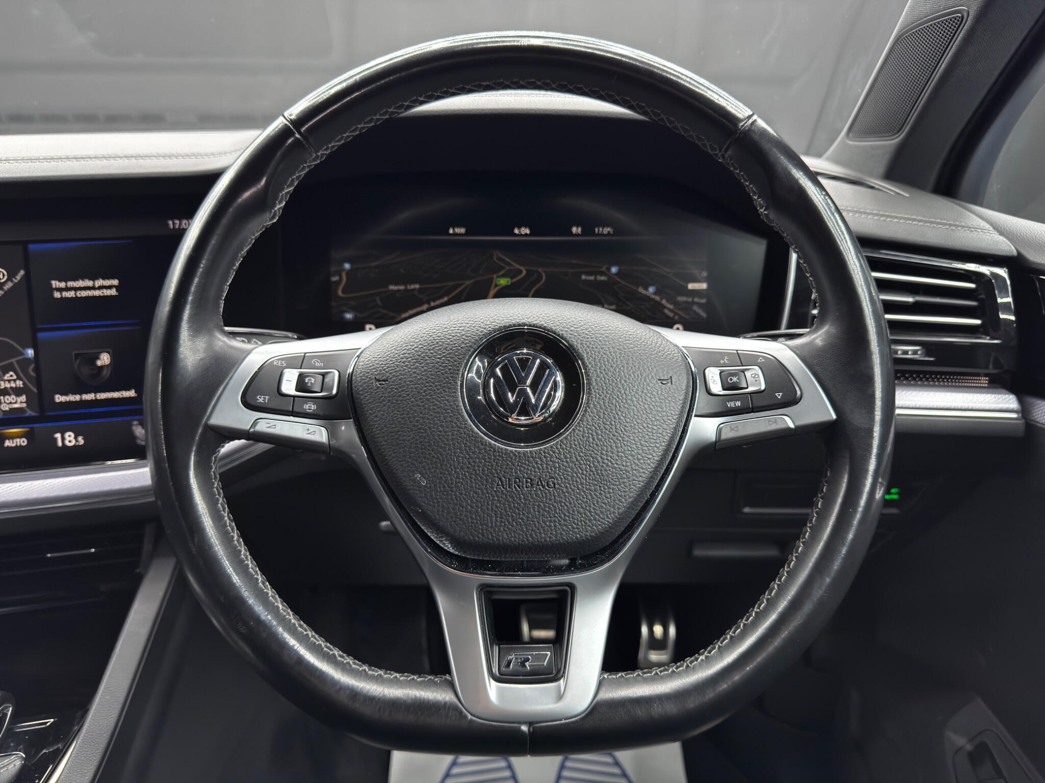 Volkswagen Touareg - Image 19