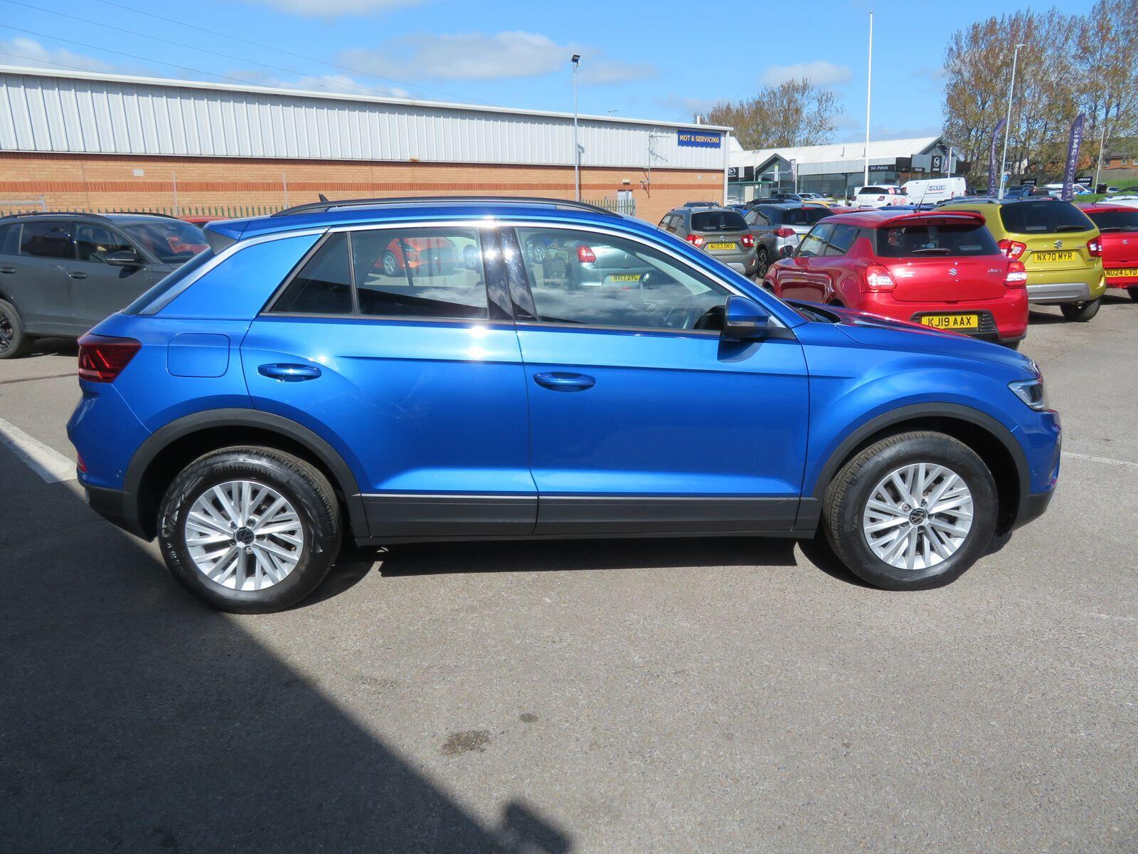 Volkswagen T-Roc - Image 6