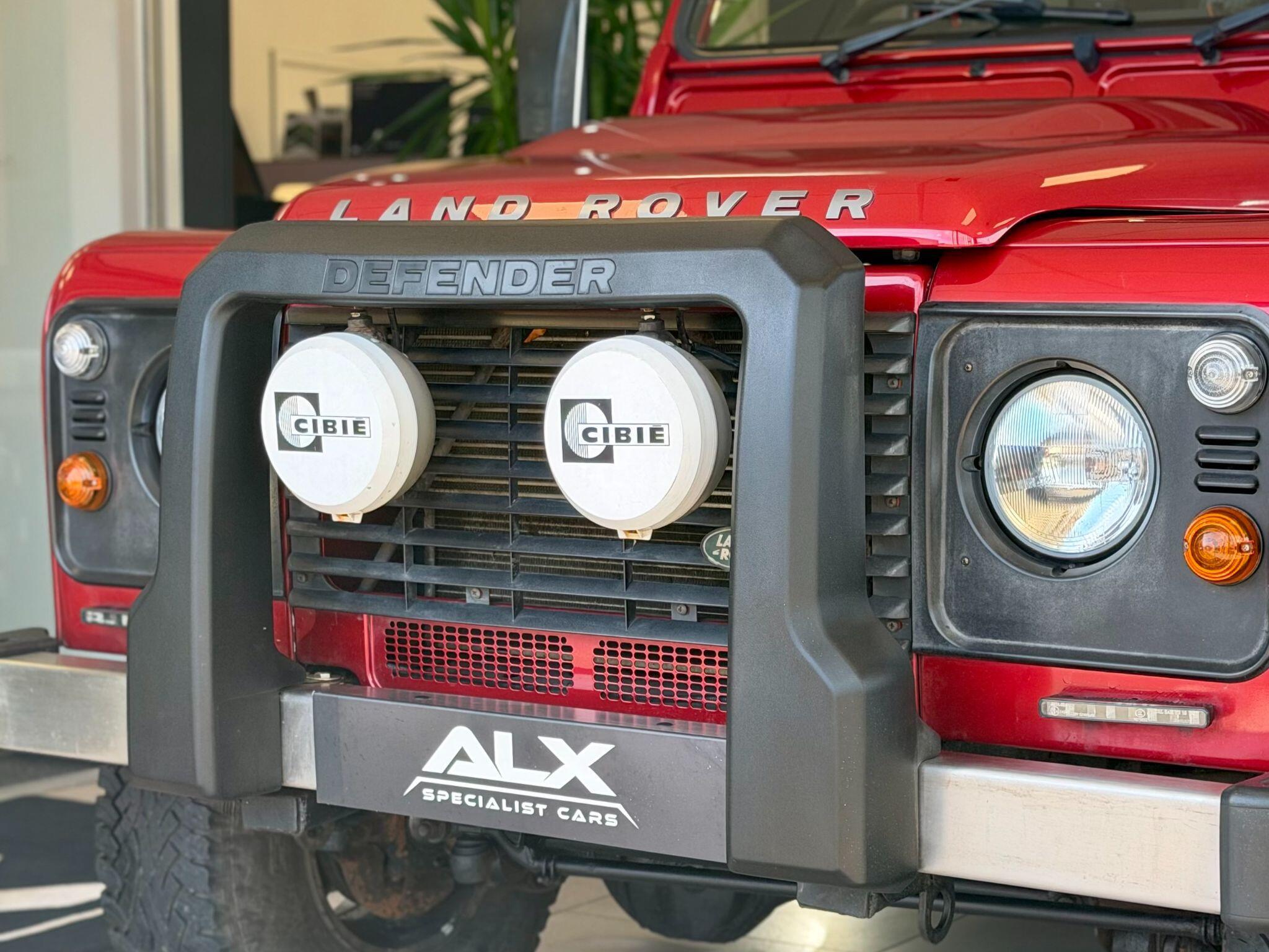 Land Rover Defender 90 - Image 12