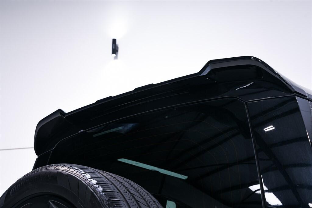 Land Rover Defender 90 - Image 10