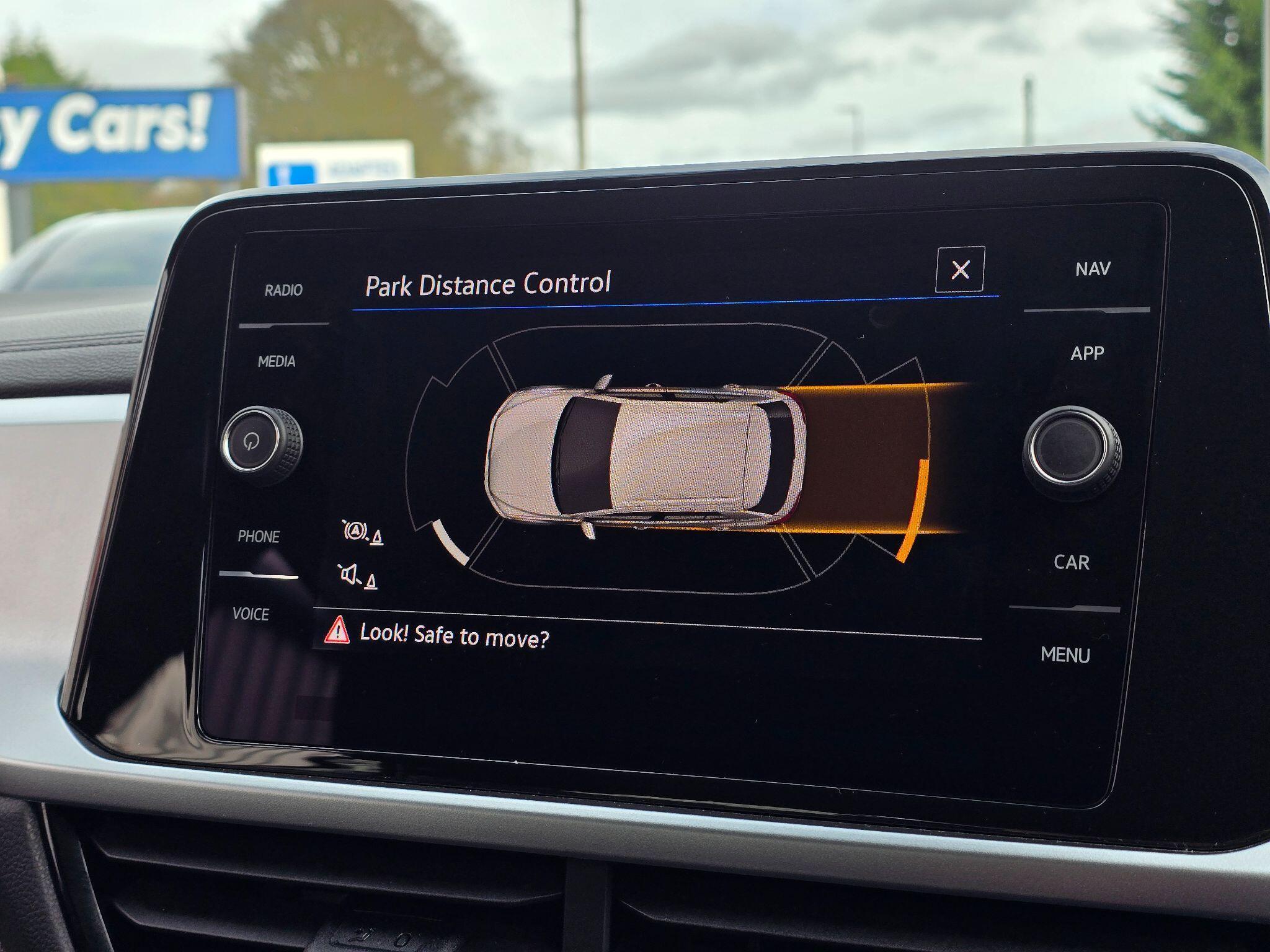 Volkswagen T-Roc - Image 42