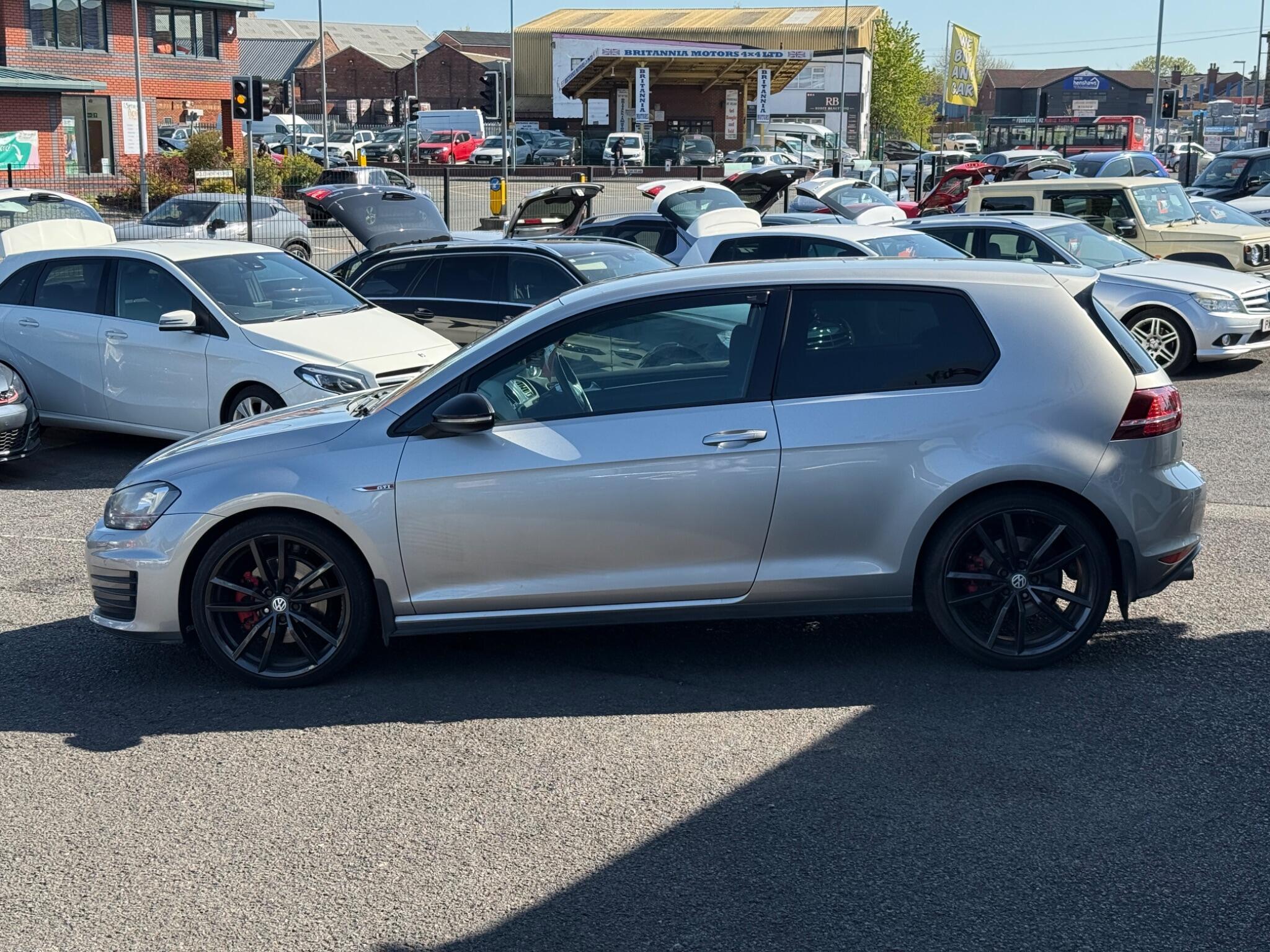 Volkswagen Golf - Image 6