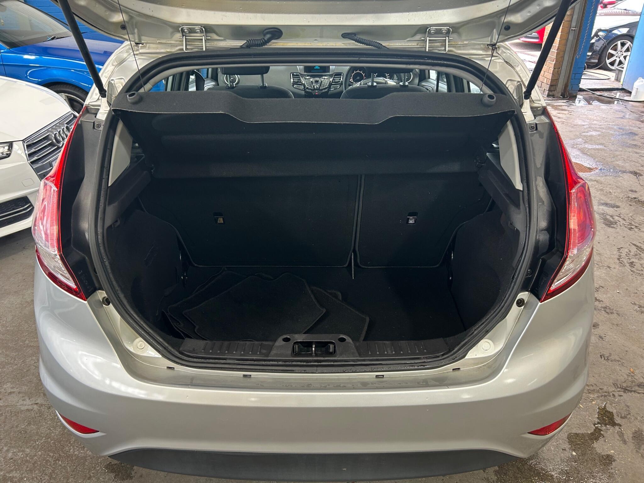 Ford Fiesta - Image 25