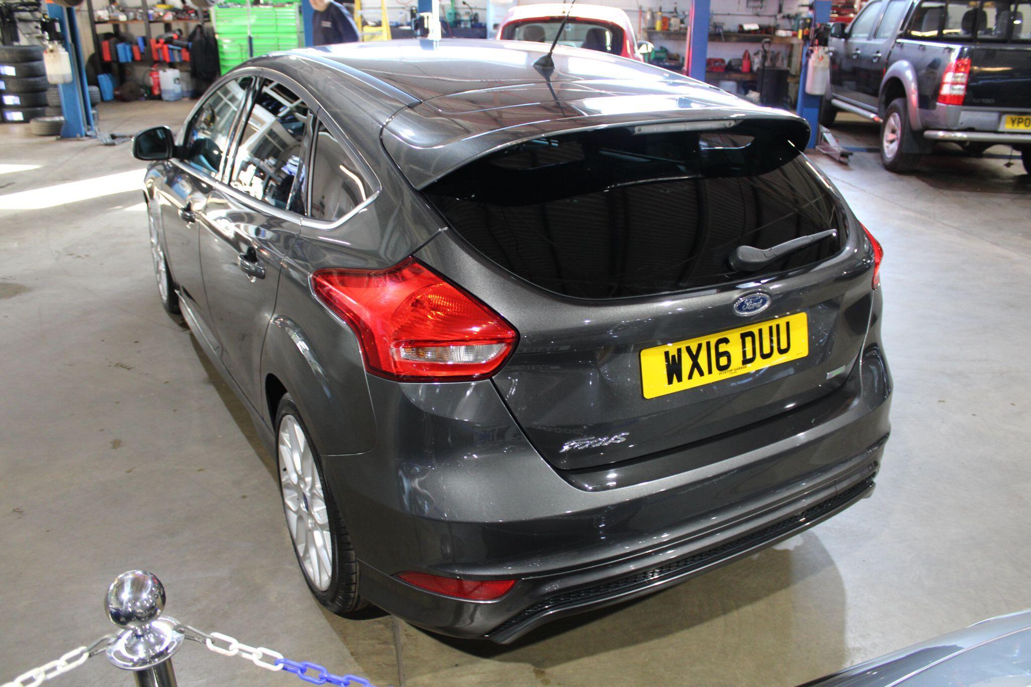 Ford Focus - Image 15