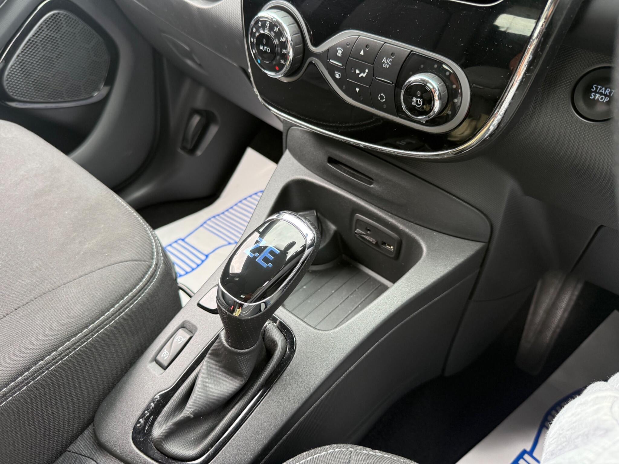 Renault Zoe - Image 16