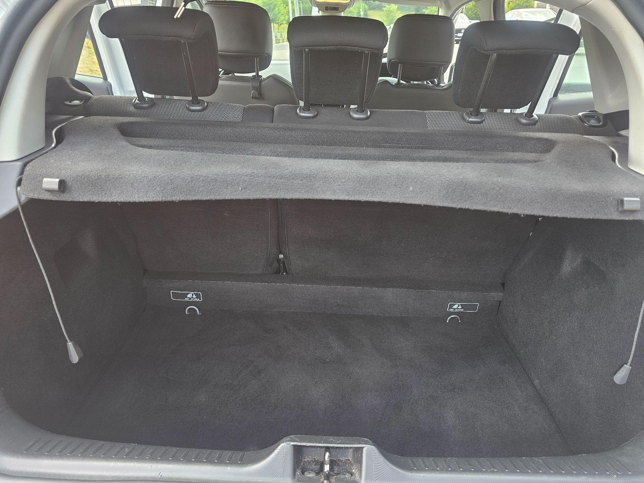 Renault Clio - Image 17