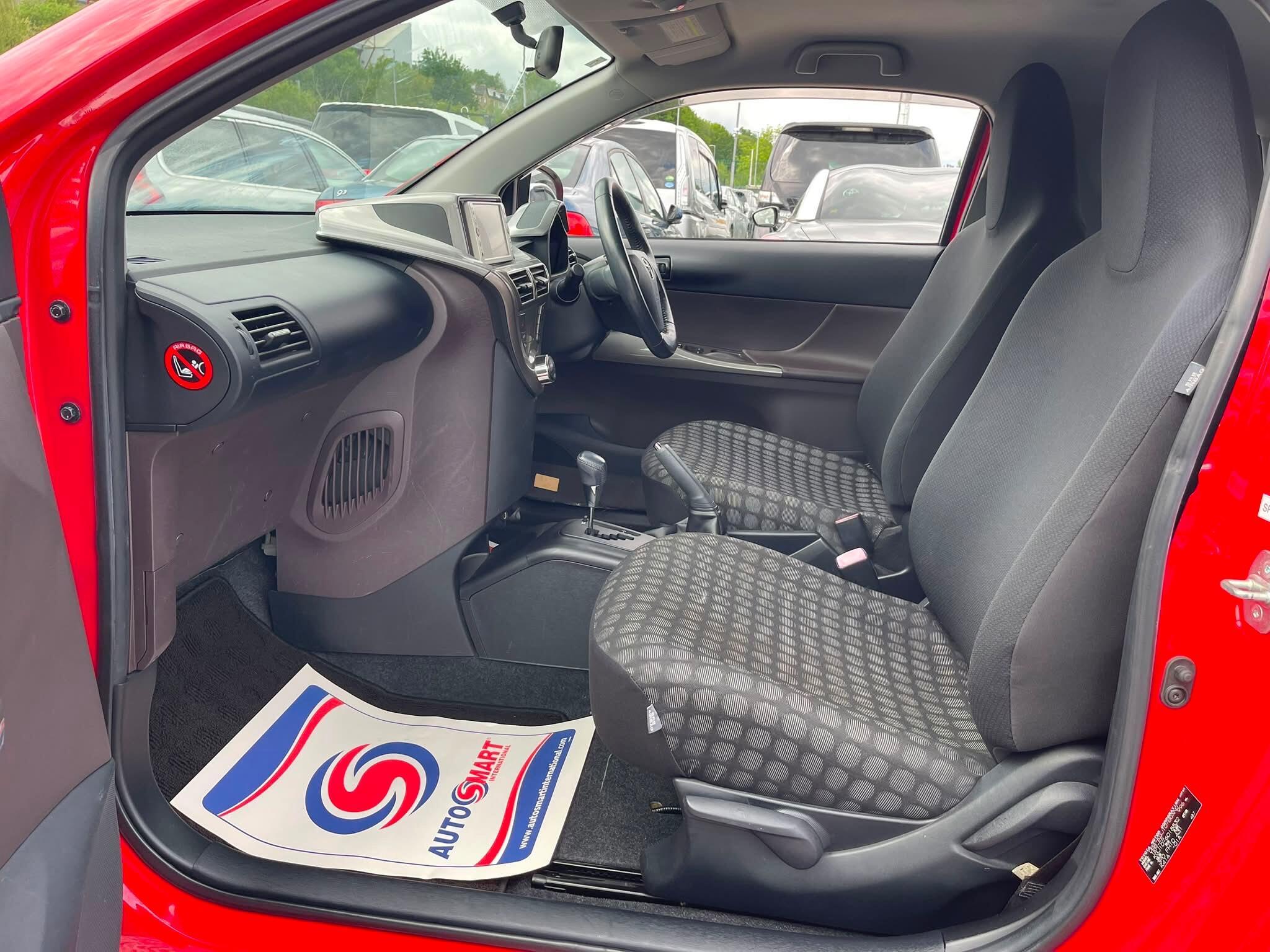 Toyota iQ - Image 11