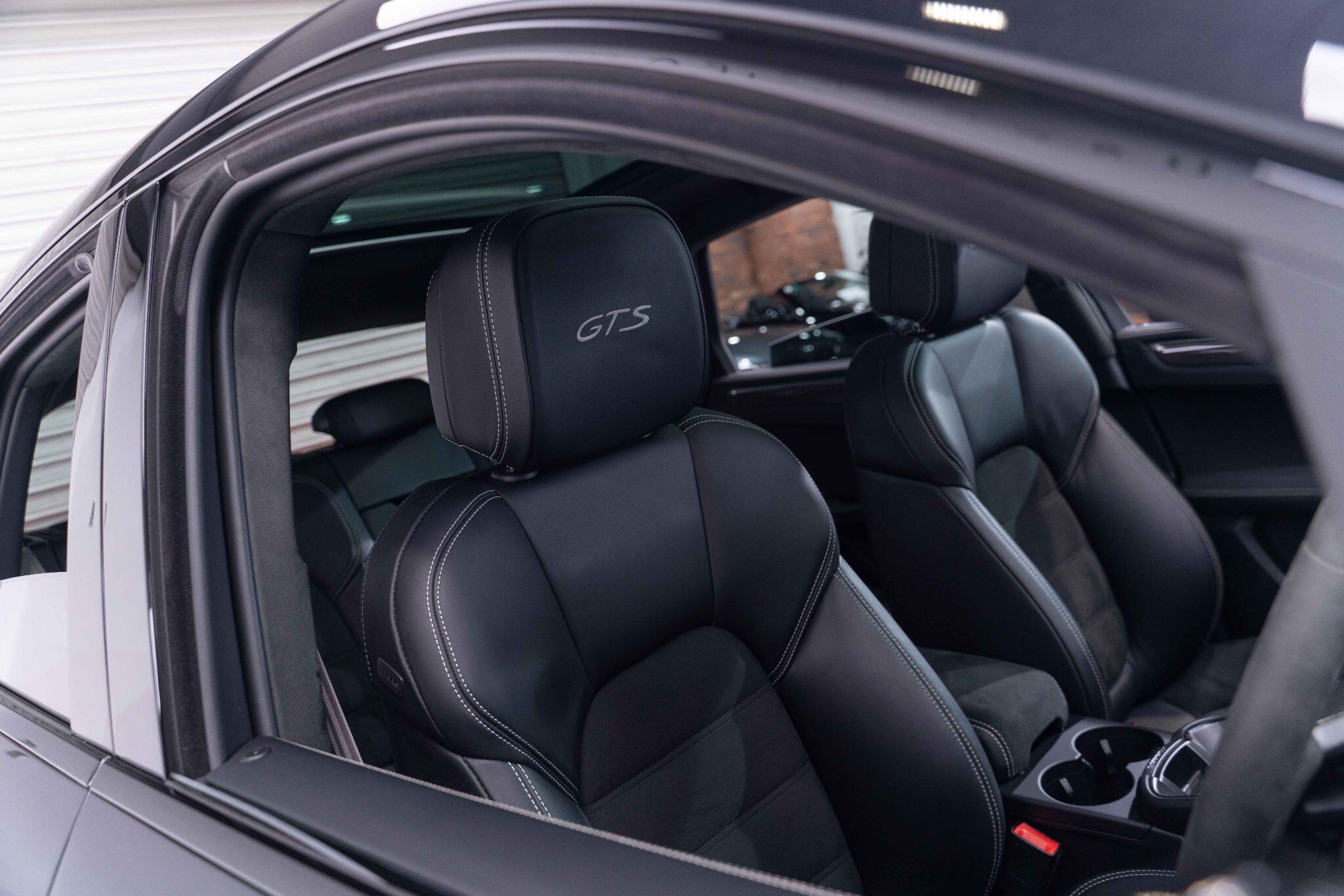 Porsche Macan - Image 13