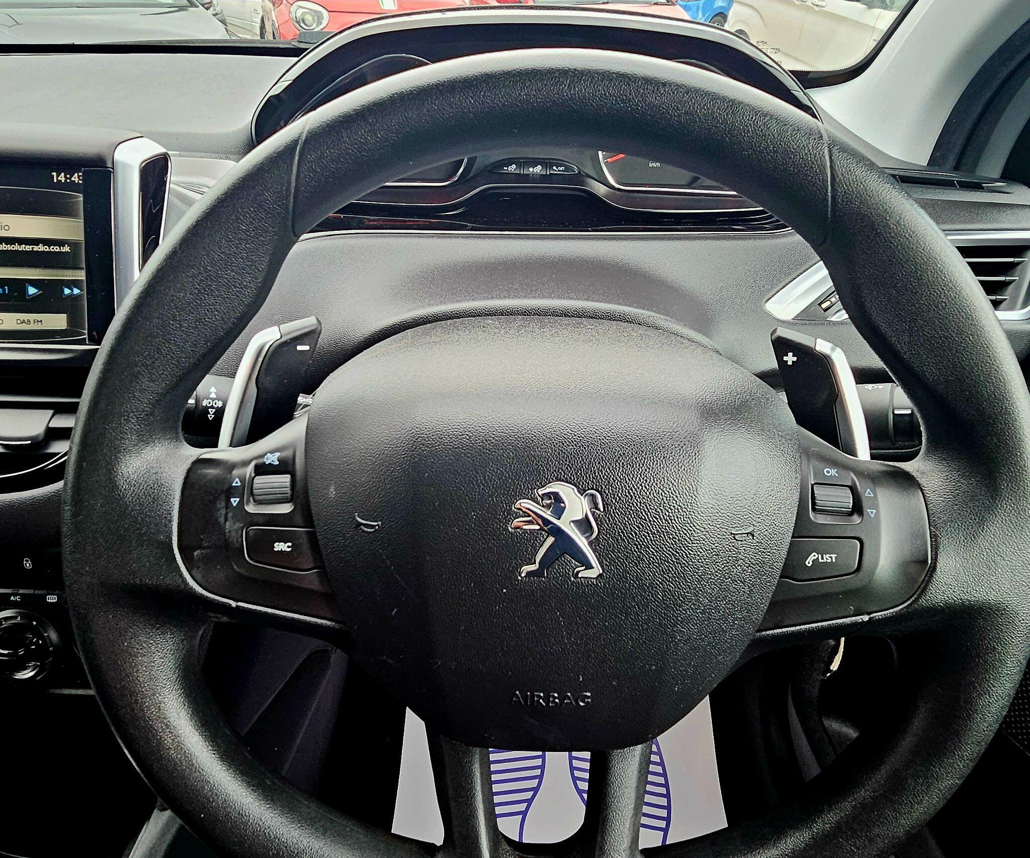 Peugeot 208 - Image 31