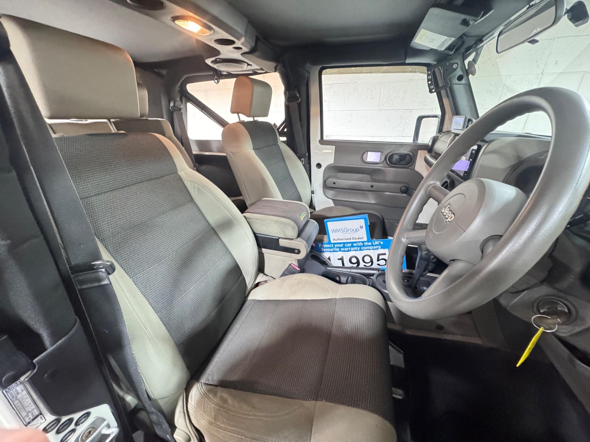 Jeep Wrangler - Image 8