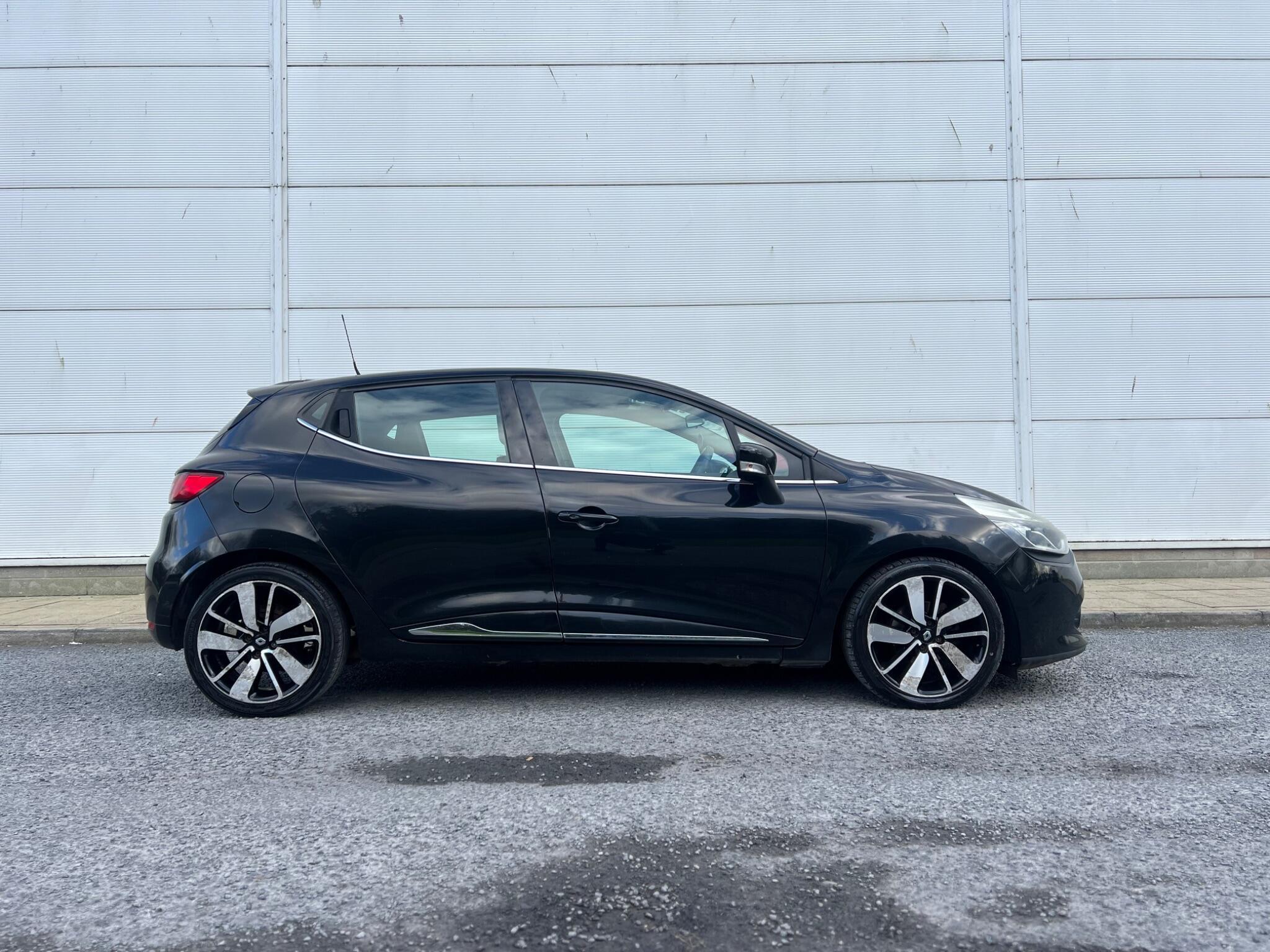 Renault Clio - Image 31