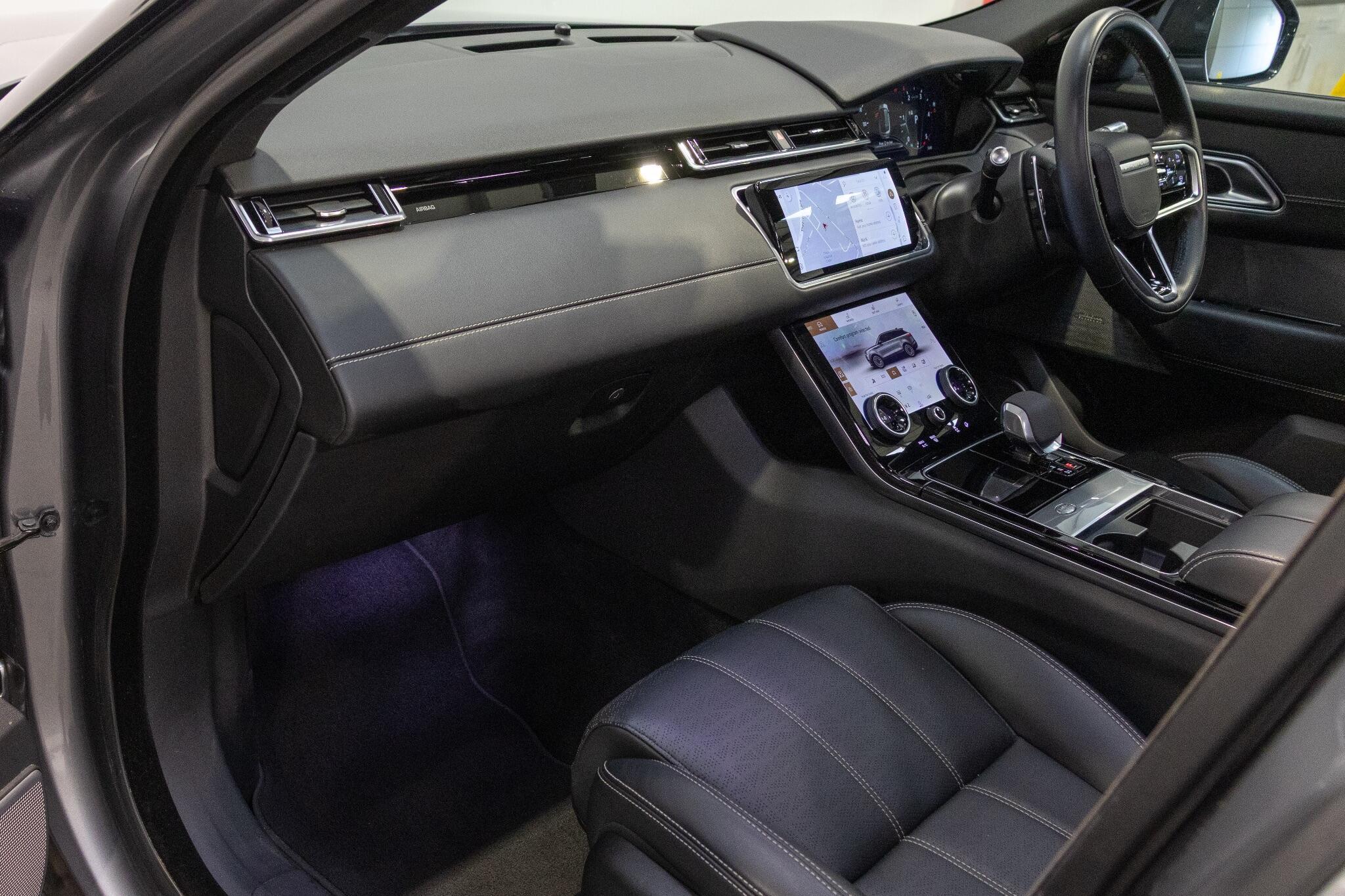 Land Rover Range Rover Velar - Image 15