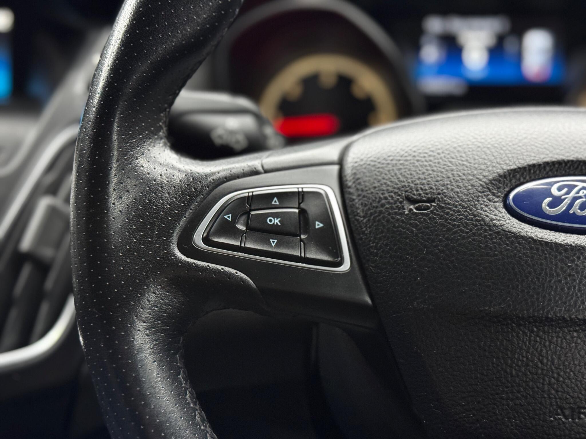 Ford Focus - Image 20
