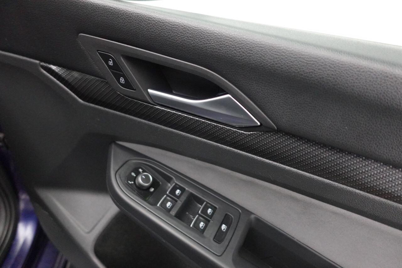 Volkswagen Golf - Image 20