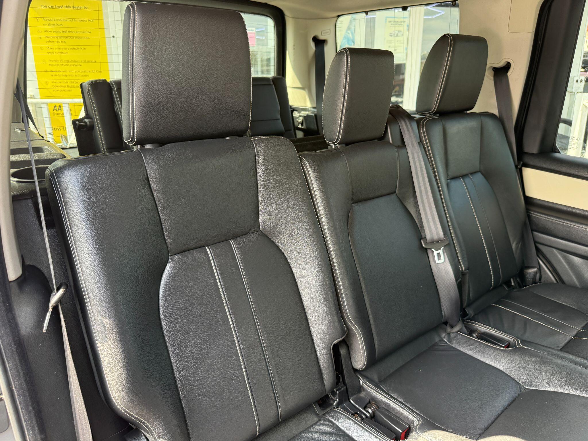 Land Rover DISCOVERY 4 - Image 4