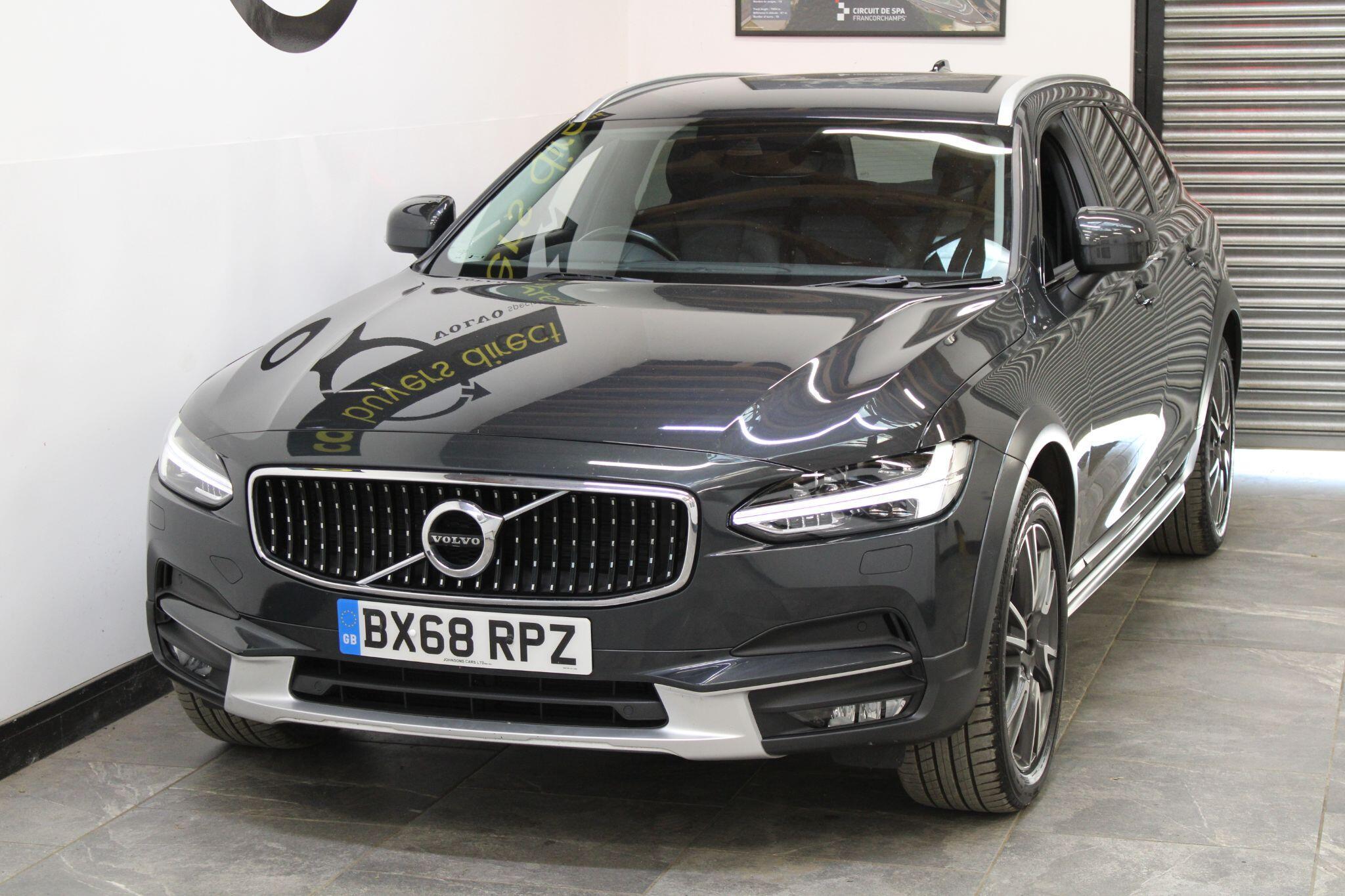 Volvo V90 CROSS COUNTRY - Image 11