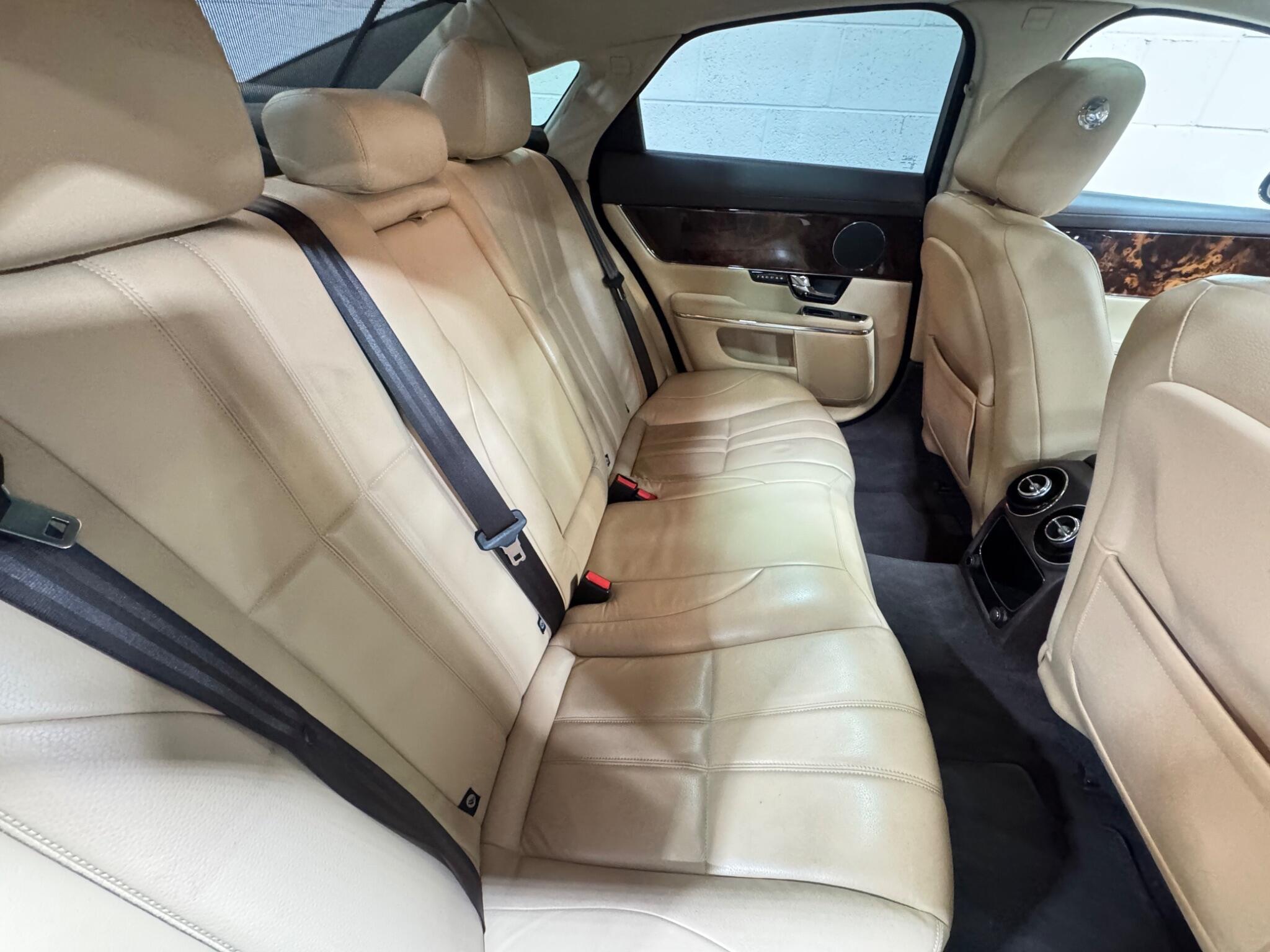 Jaguar XJ - Image 13