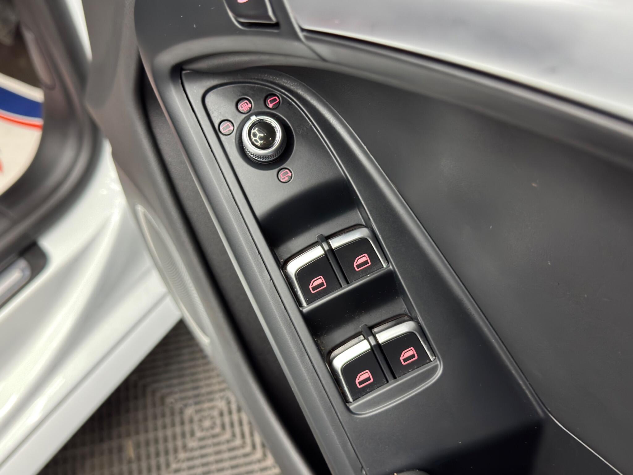 Audi A5 CABRIOLET - Image 38