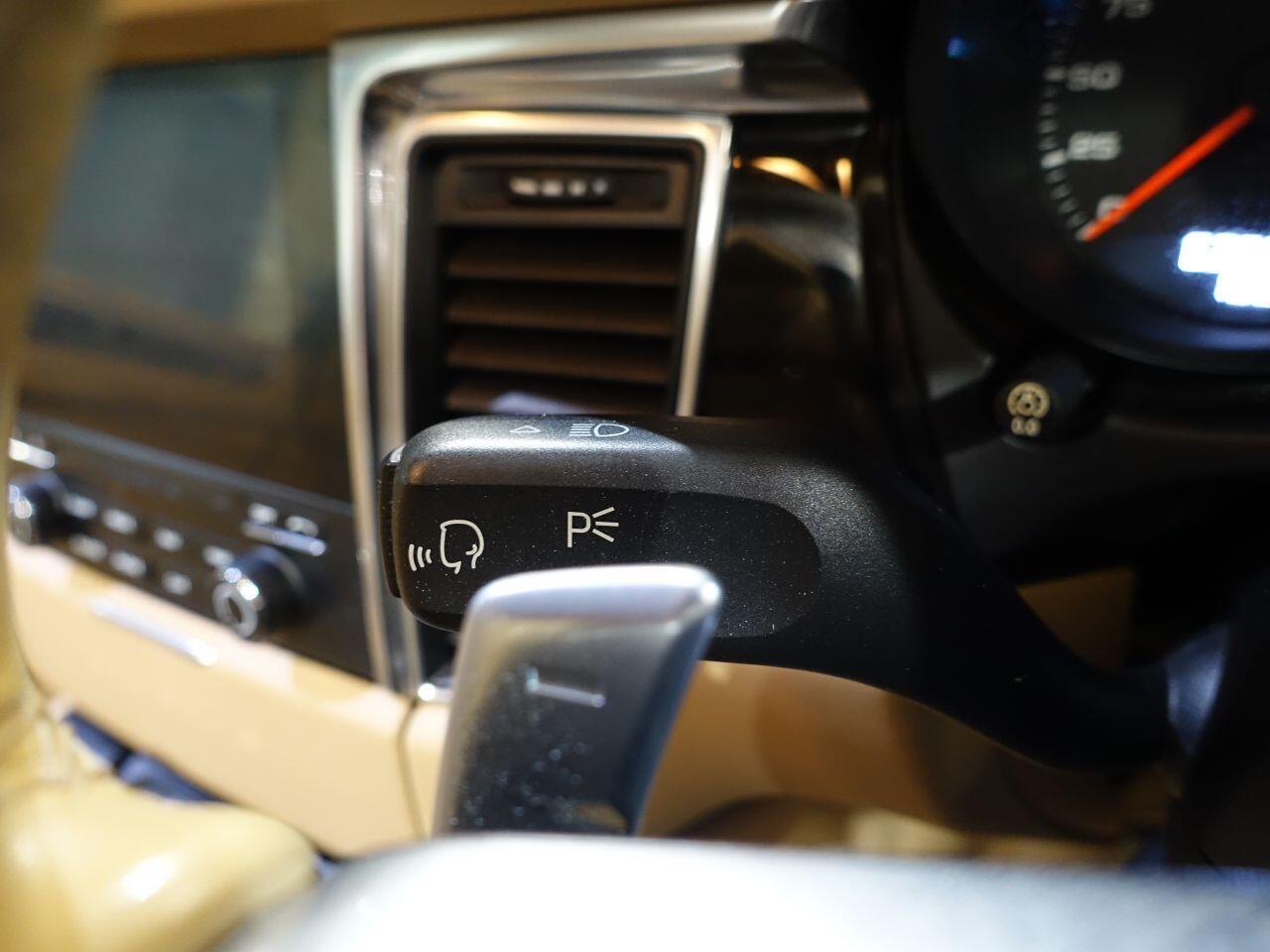 Porsche Macan - Image 28