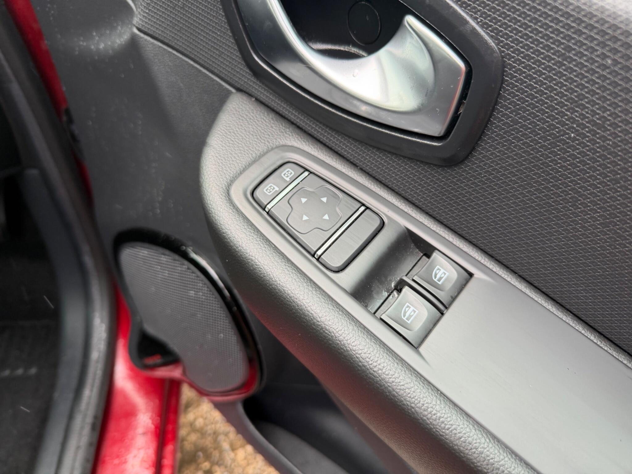 Renault Clio - Image 14