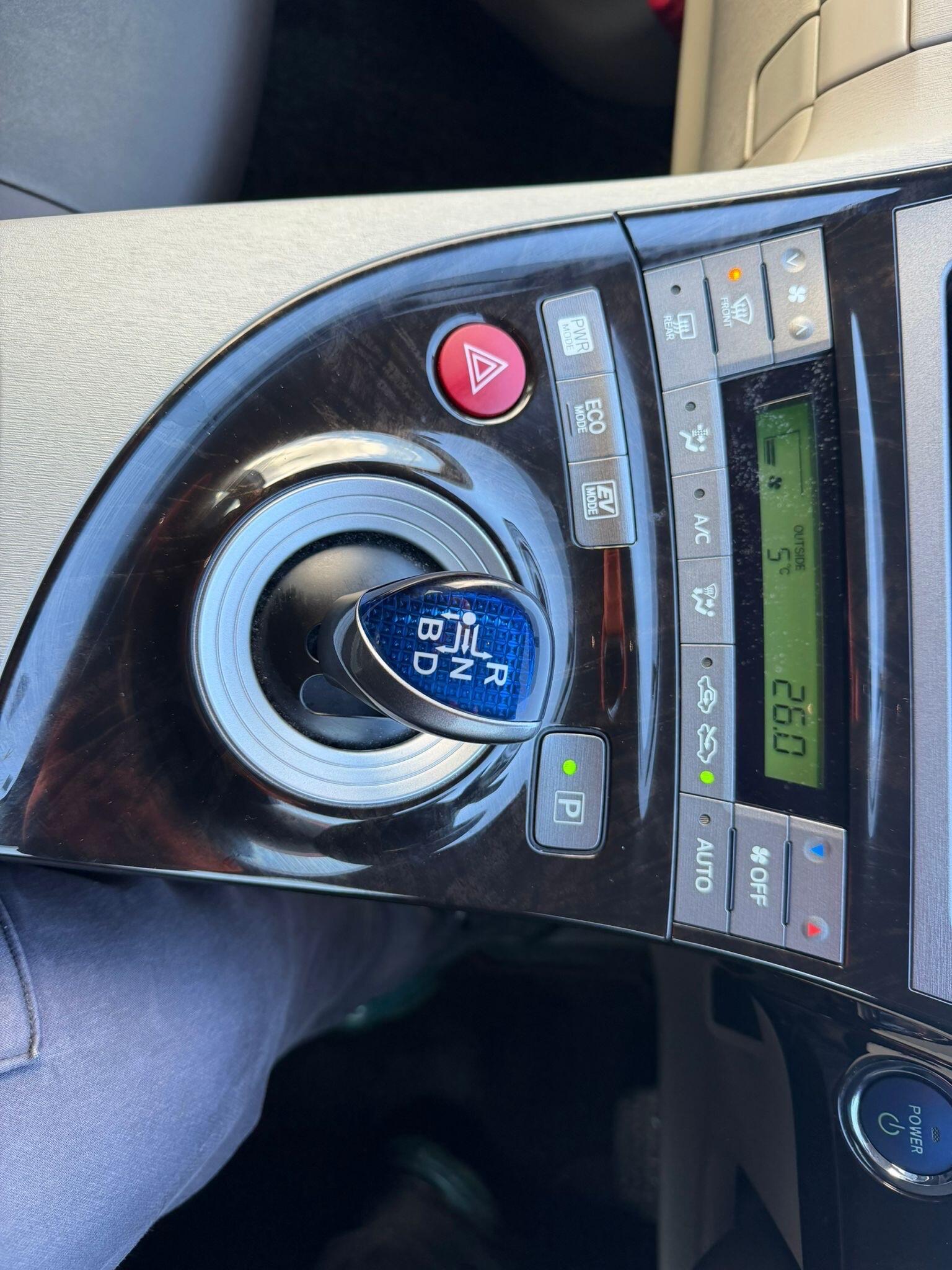 Toyota Prius - Image 20