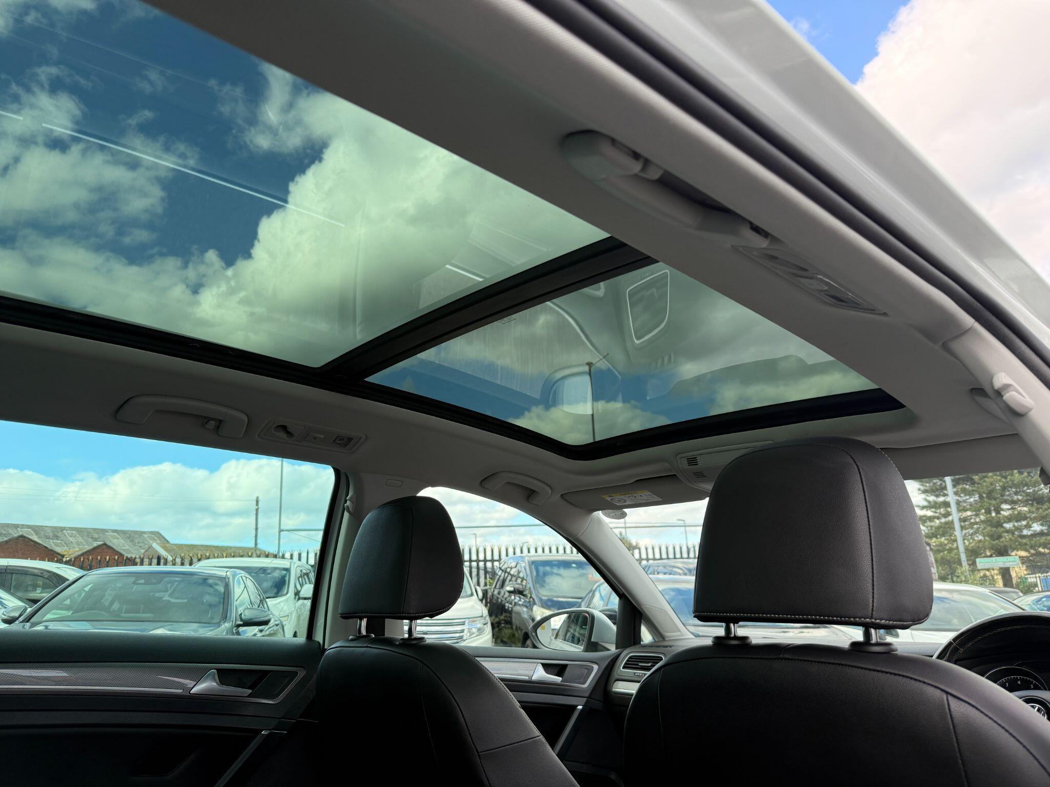 Volkswagen Golf - Image 3