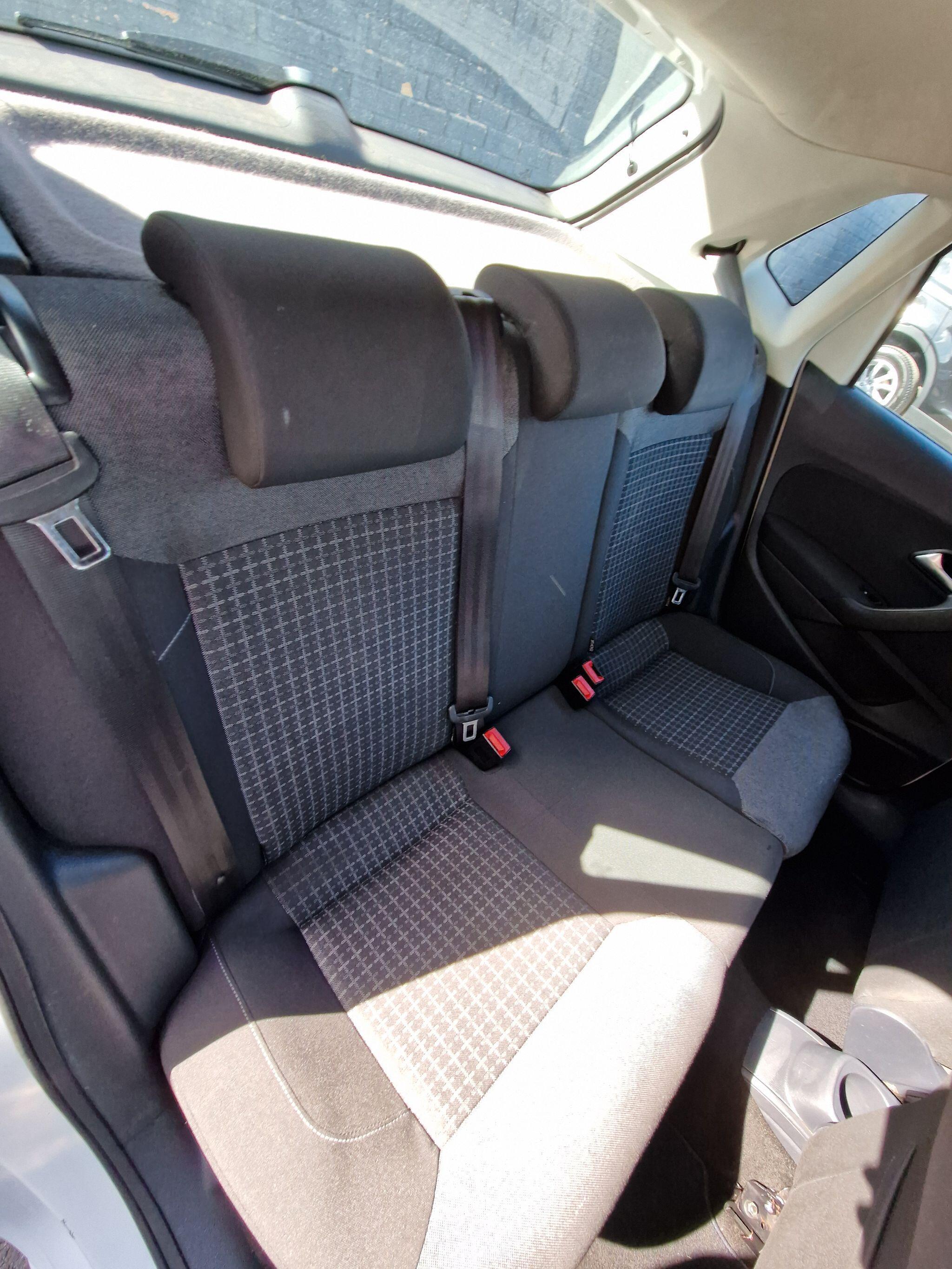 Volkswagen Polo - Image 32