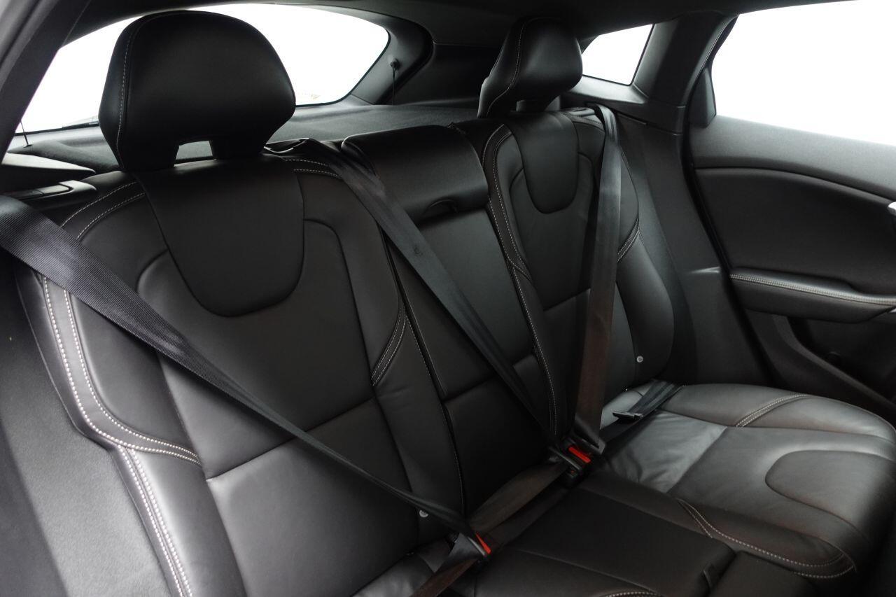 Volvo V40 - Image 18