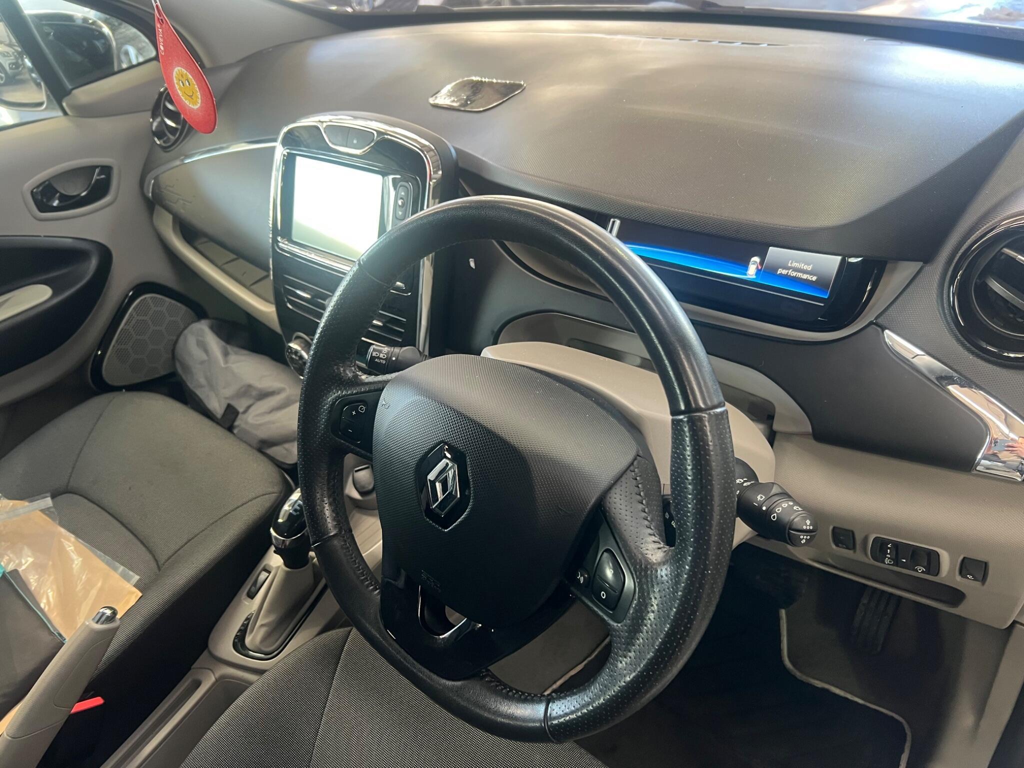 Renault Zoe - Image 48