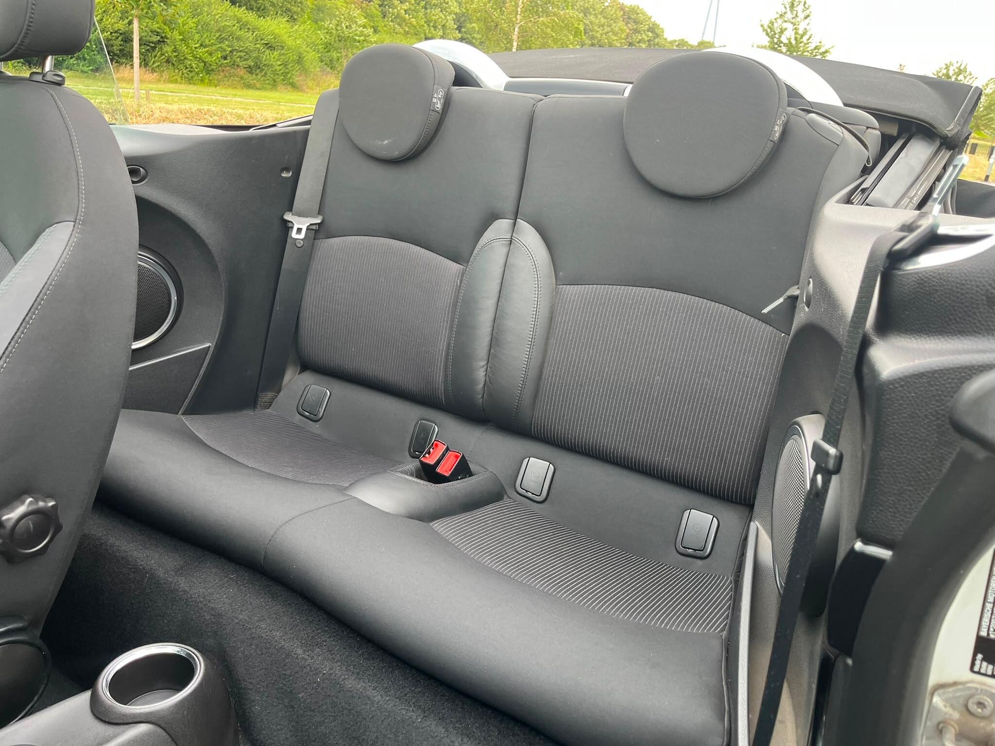 MINI Convertible - Image 15