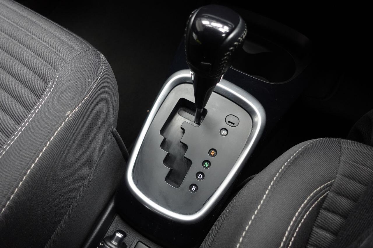 Toyota Yaris - Image 16