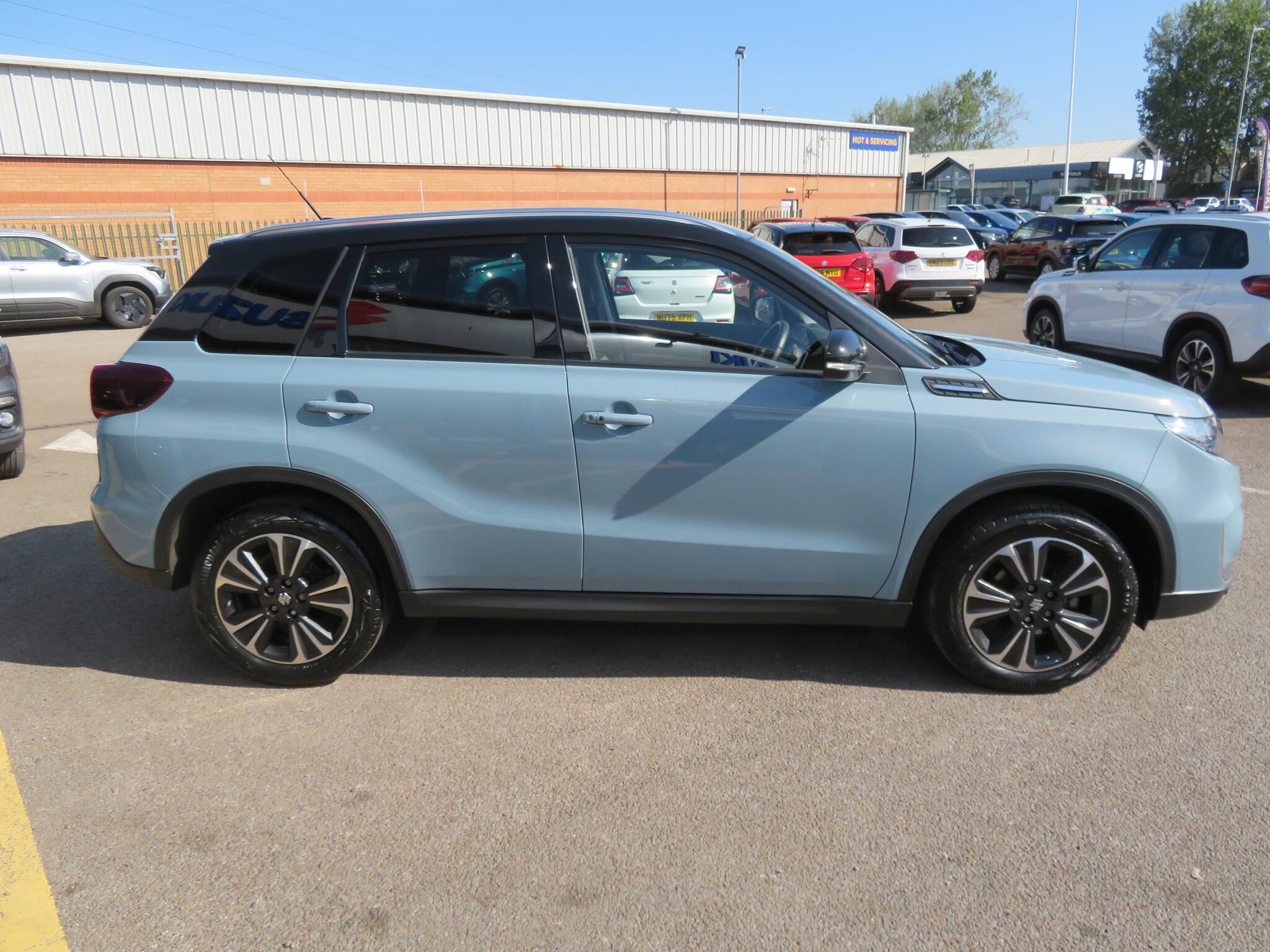 Suzuki Vitara - Image 9