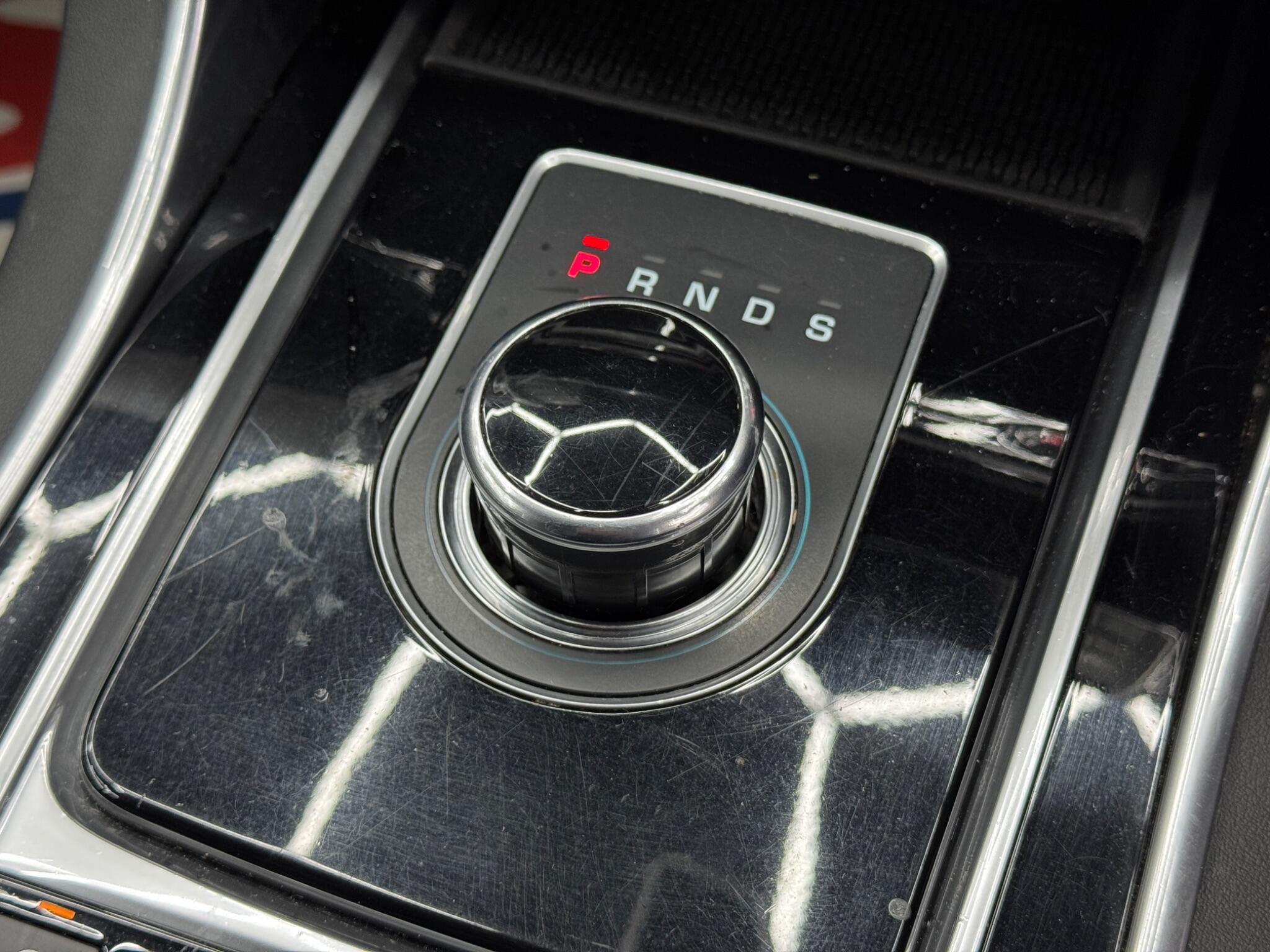 Jaguar XE - Image 26