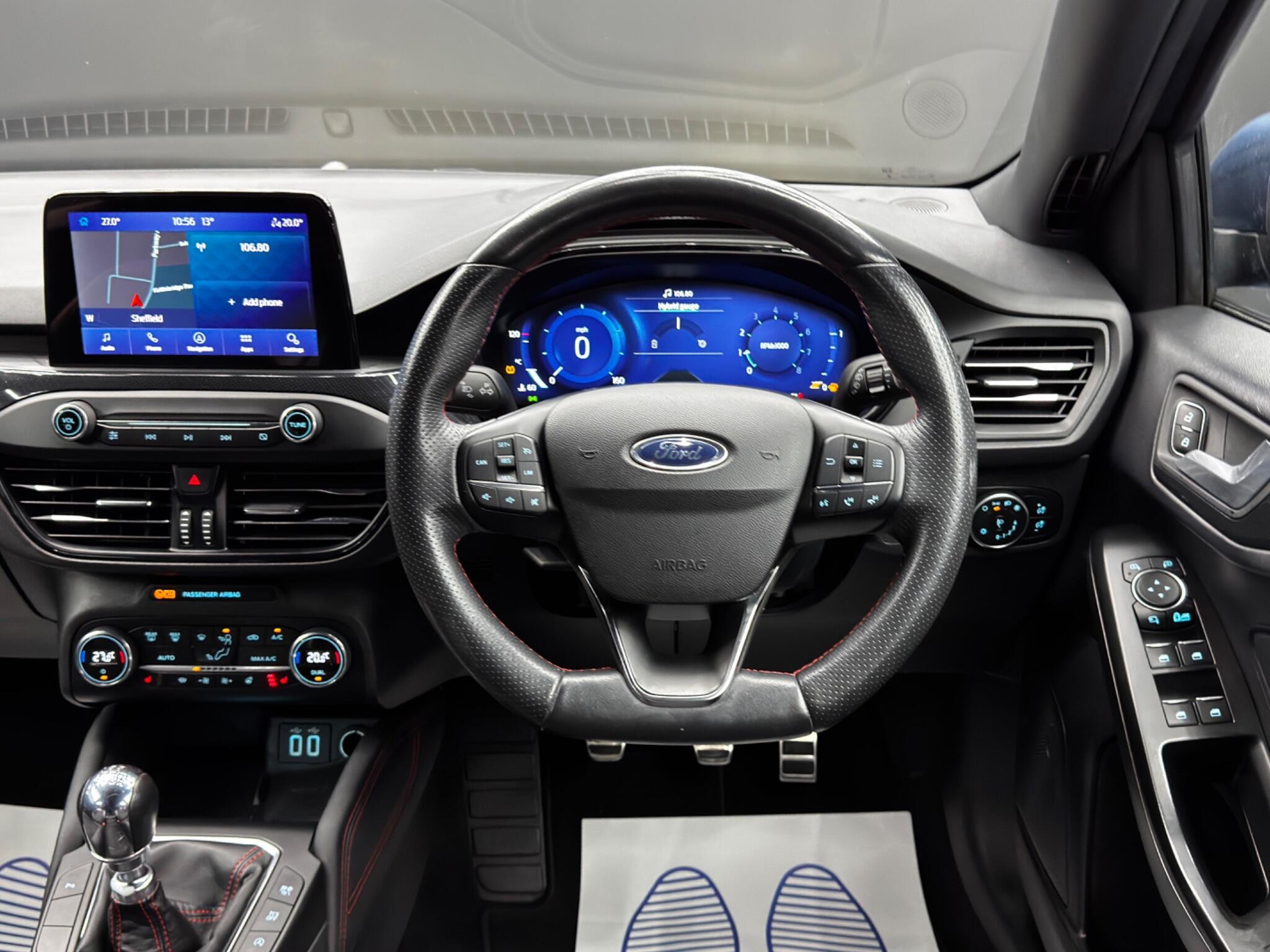 Ford Focus - Image 18