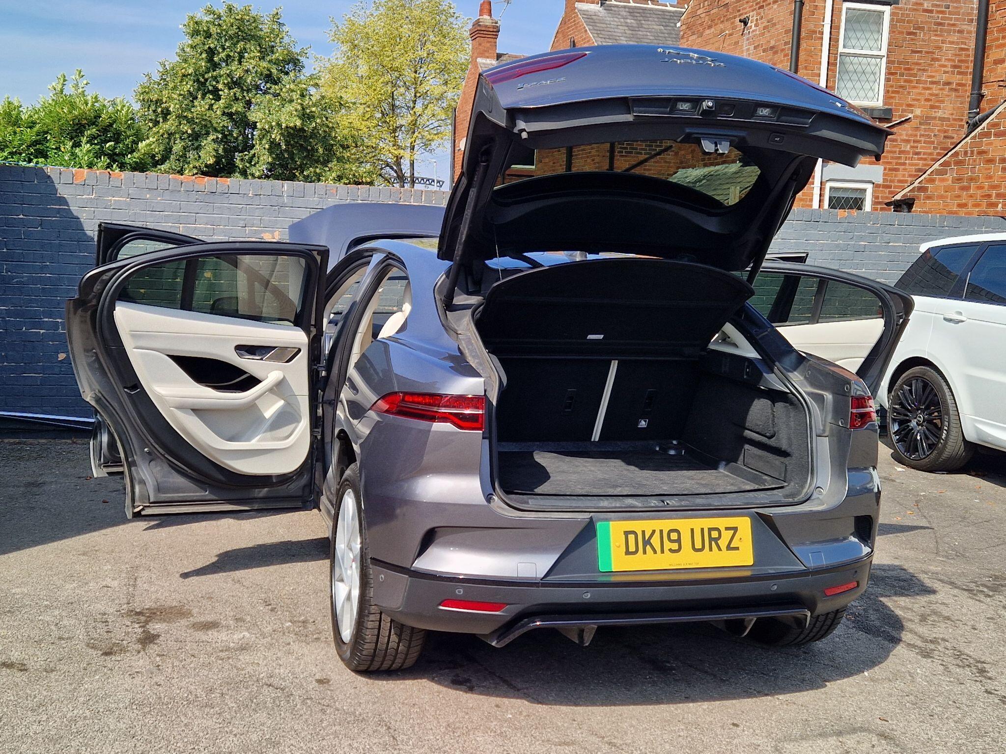 Jaguar I-Pace - Image 19