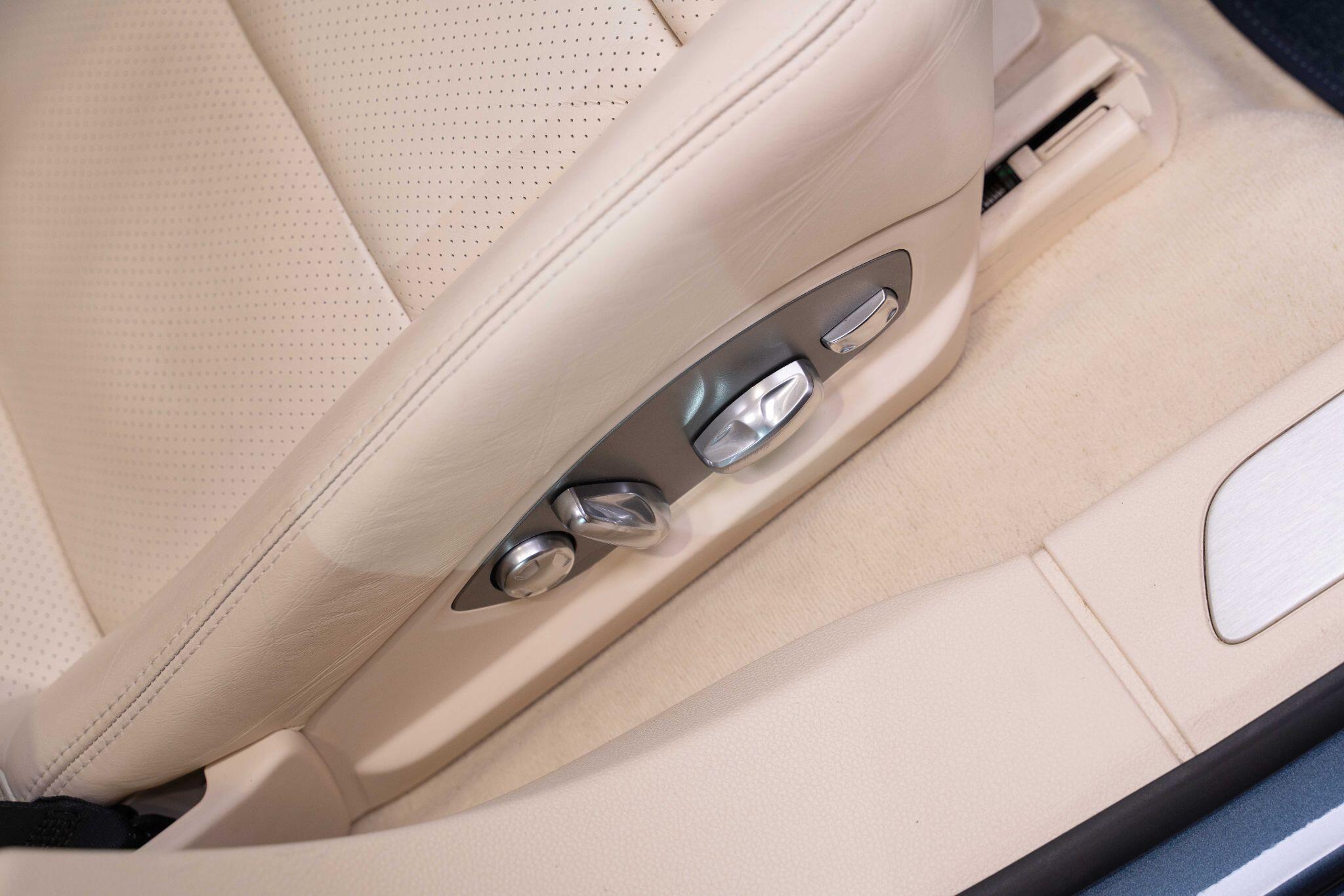 Porsche Panamera - Image 23
