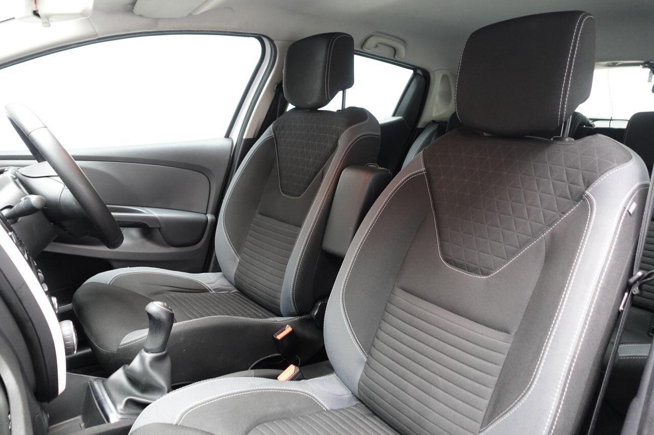 Renault Clio - Image 16