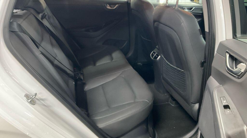 Hyundai Ioniq - Image 9
