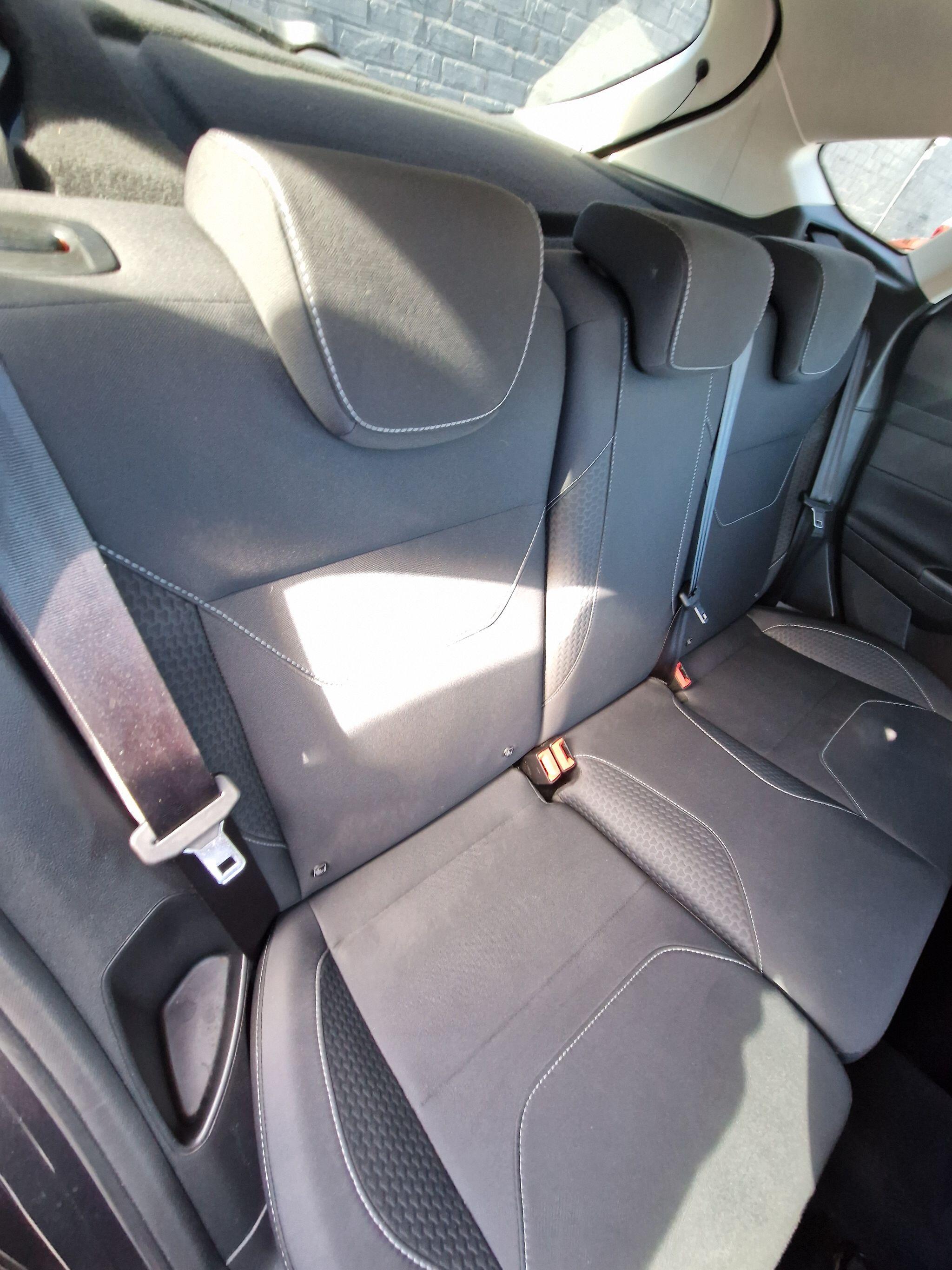 Ford Focus - Image 35