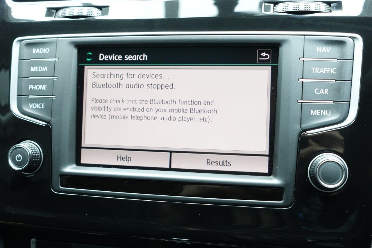 Volkswagen Golf - Image 30