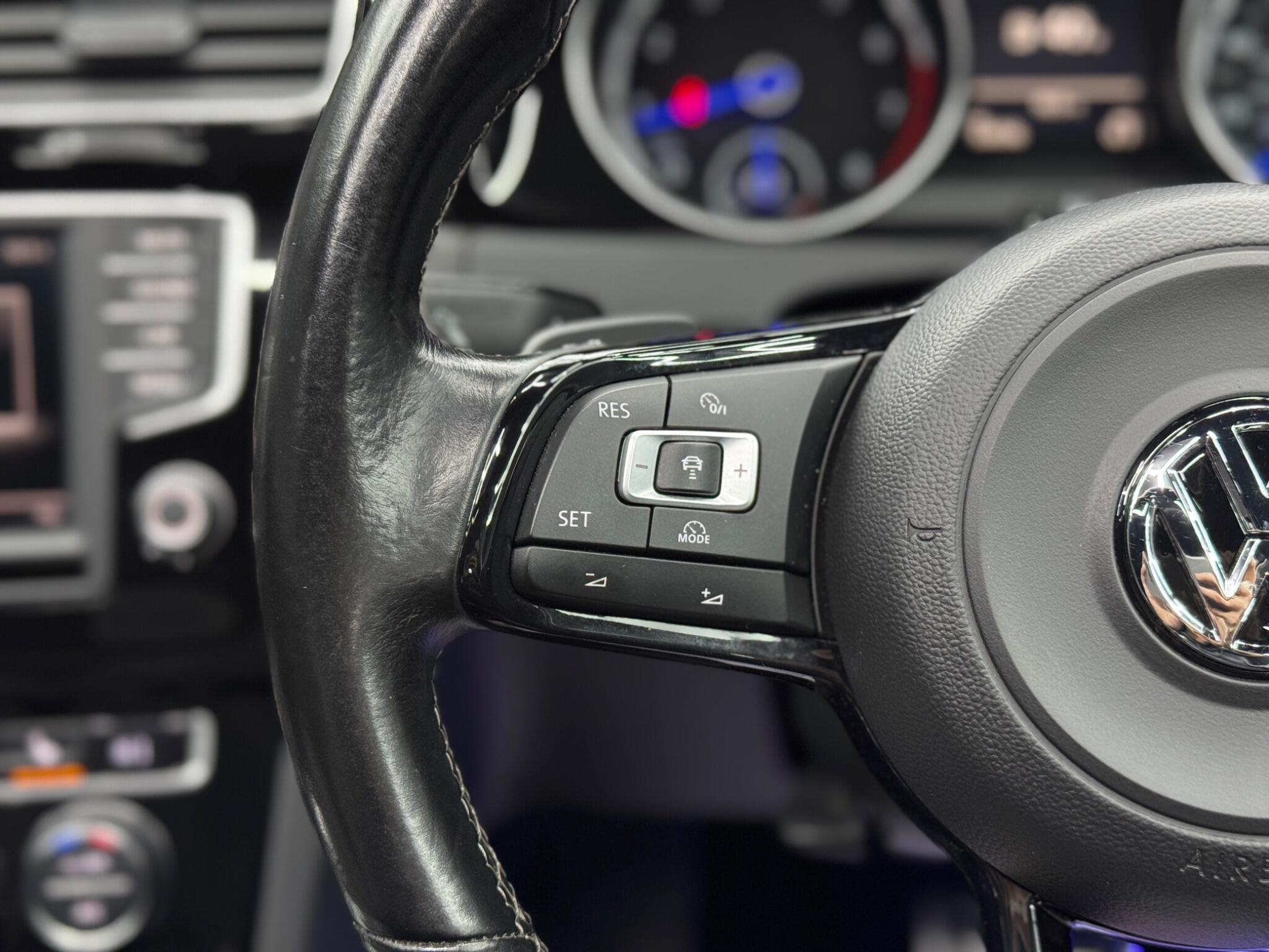 Volkswagen Golf - Image 19